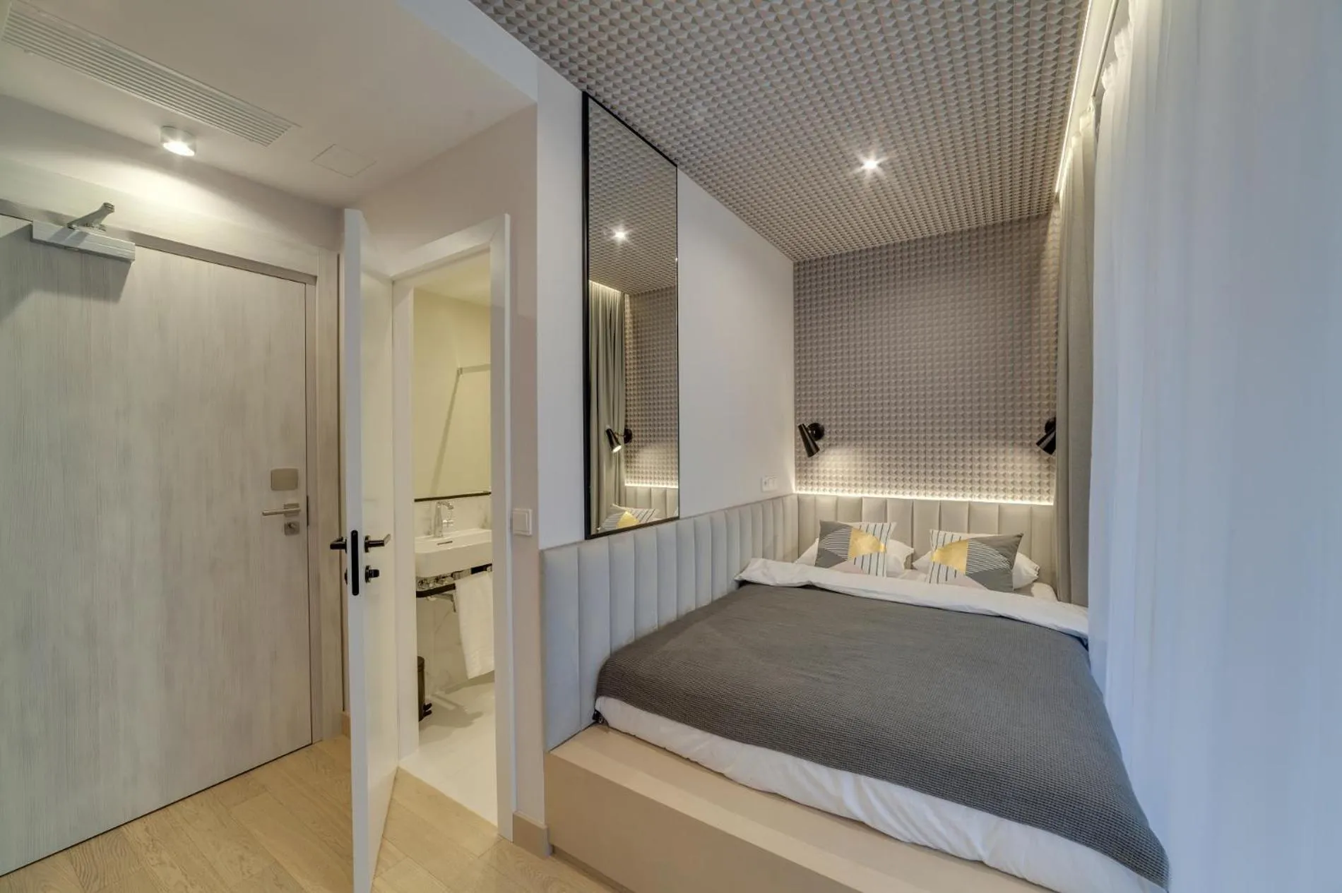 Photo of the whole room, Bed in Hello Haffner