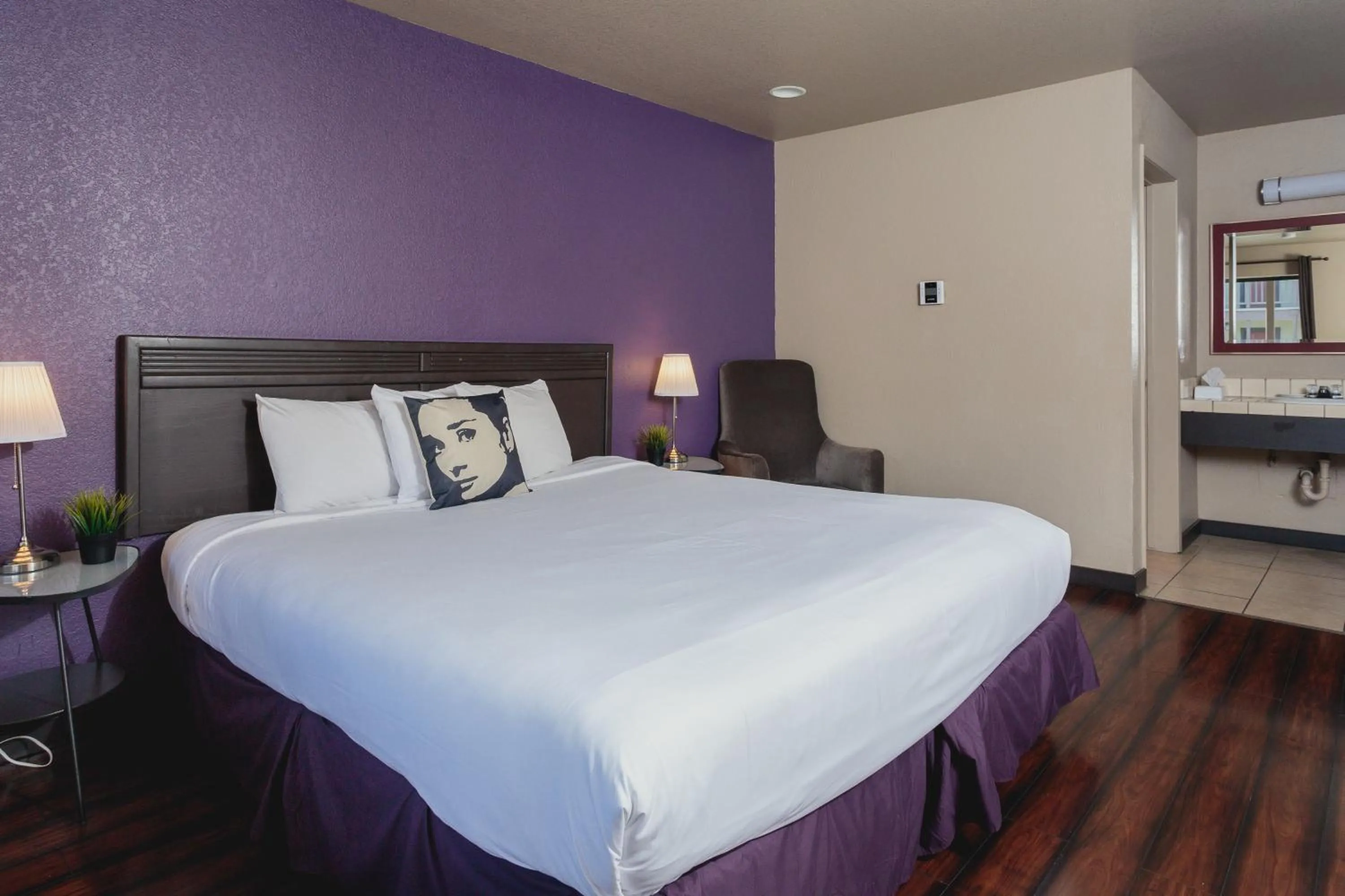 Bedroom in Alura Inn