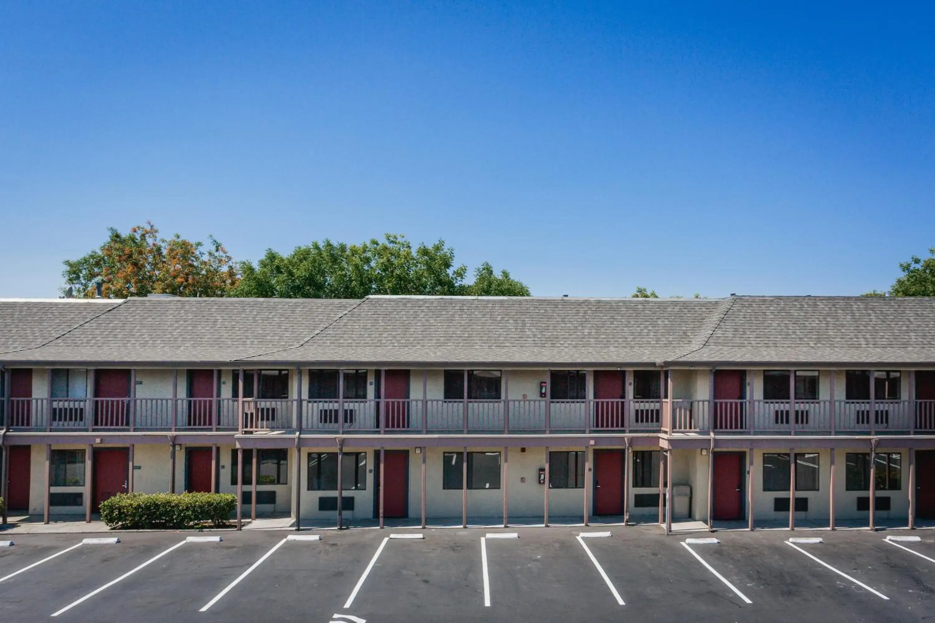 Property building in Alura Inn Property building in Alura Inn