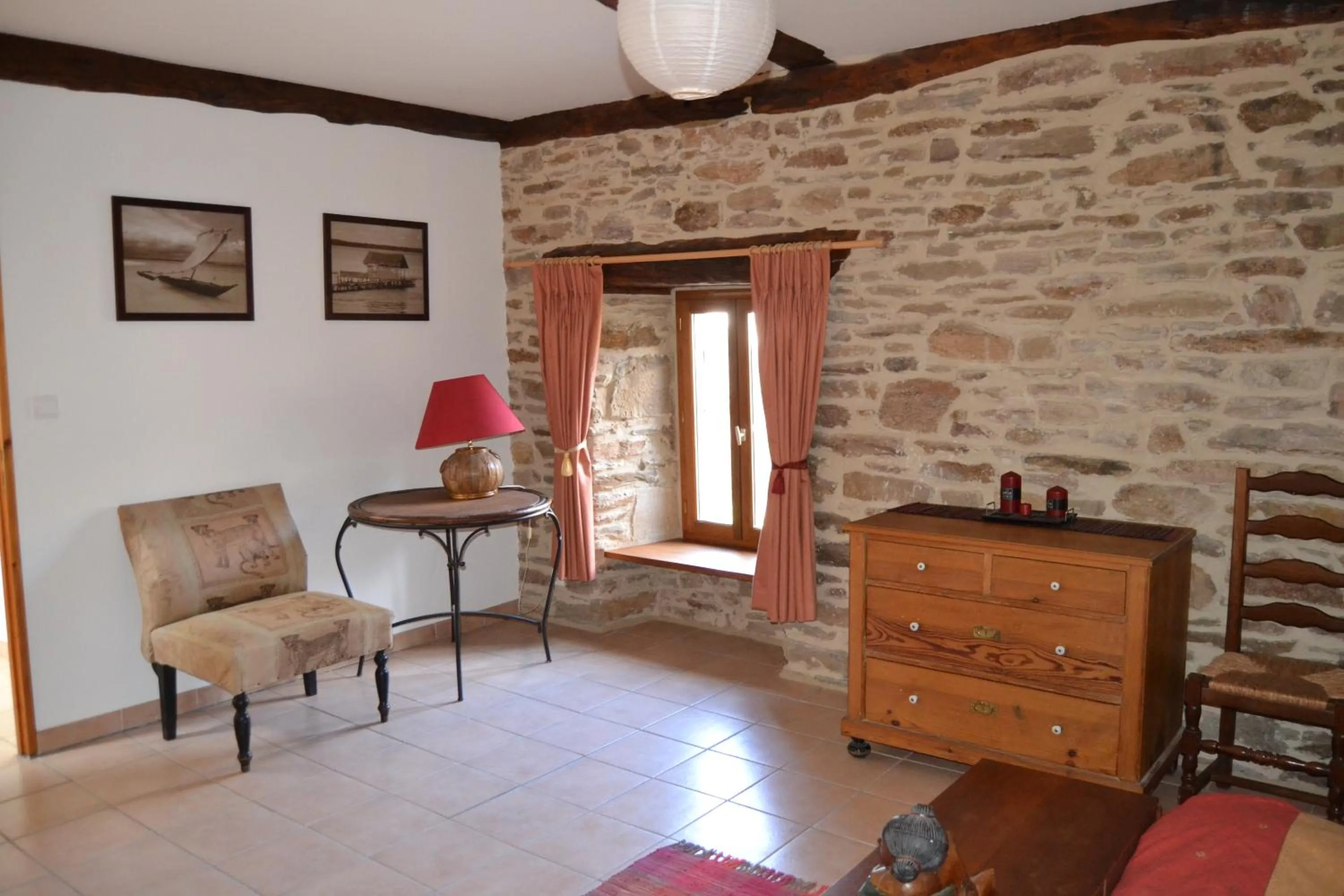 Photo of the whole room in La Colline du Chat Perche