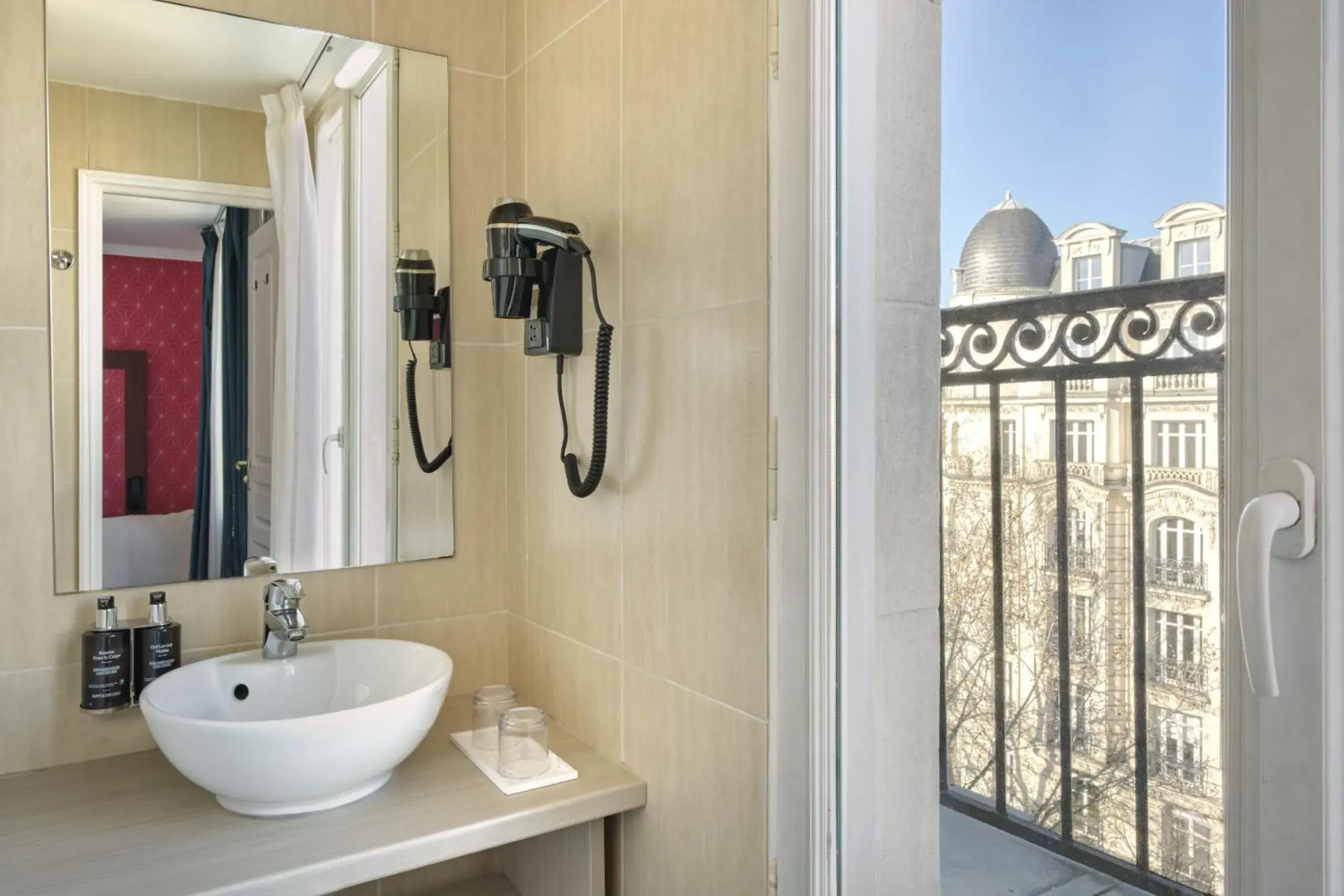 Bathroom in Hotel The Playce by Happyculture Bathroom in Hotel The Playce by Happyculture