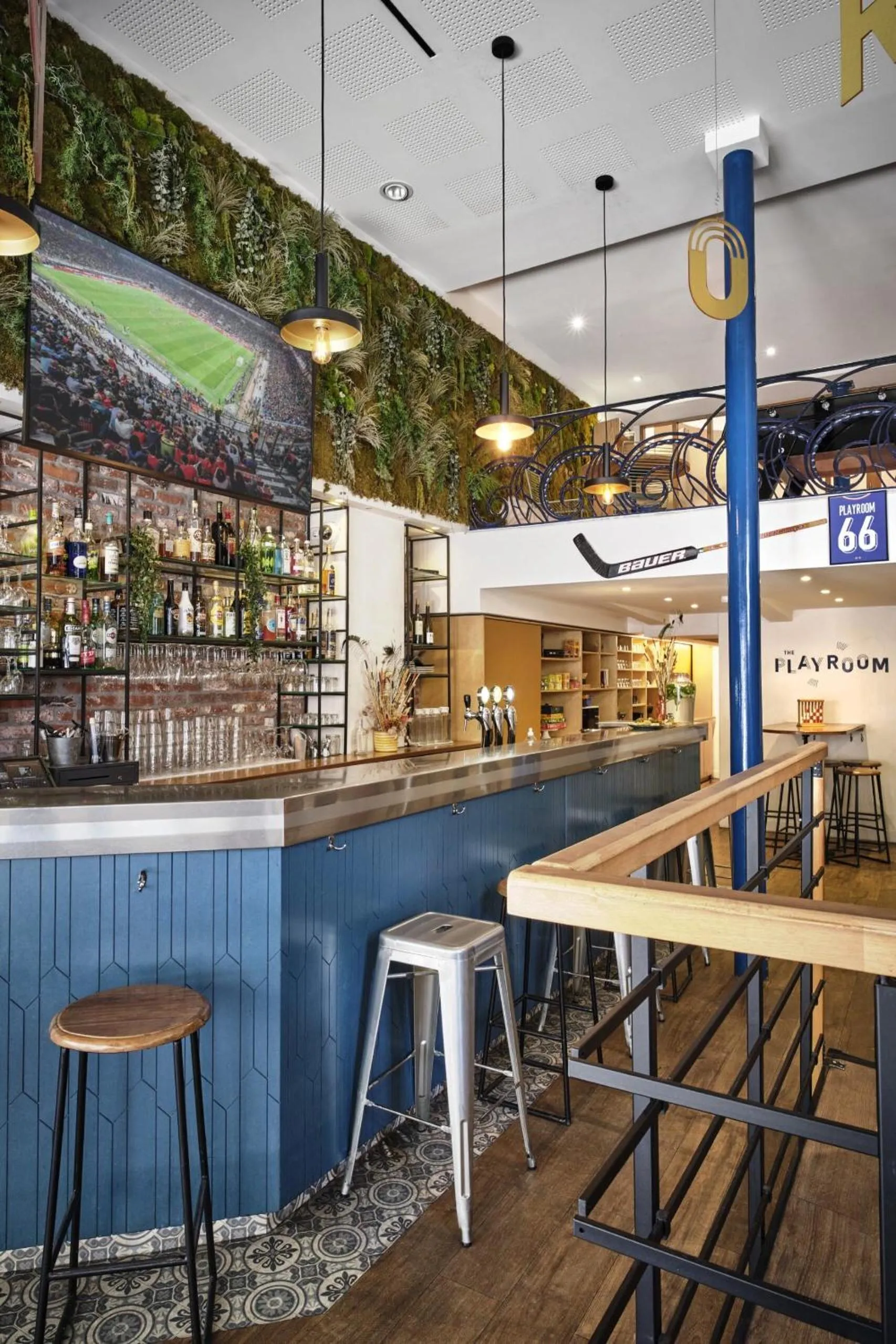 Lounge or bar in Hotel The Playce by Happyculture