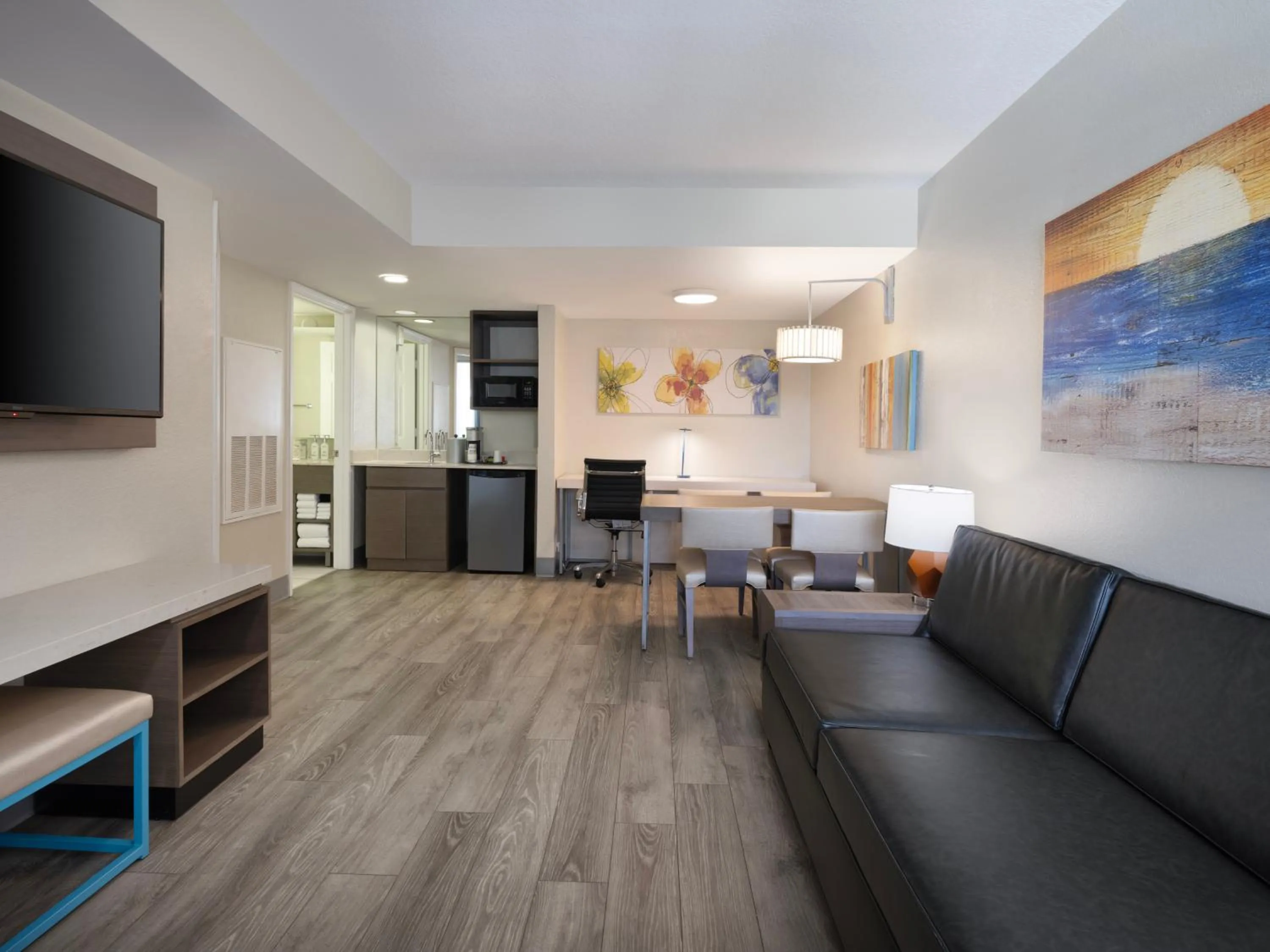 Living room in Holiday Inn Resort Orlando Suites - Waterpark by IHG