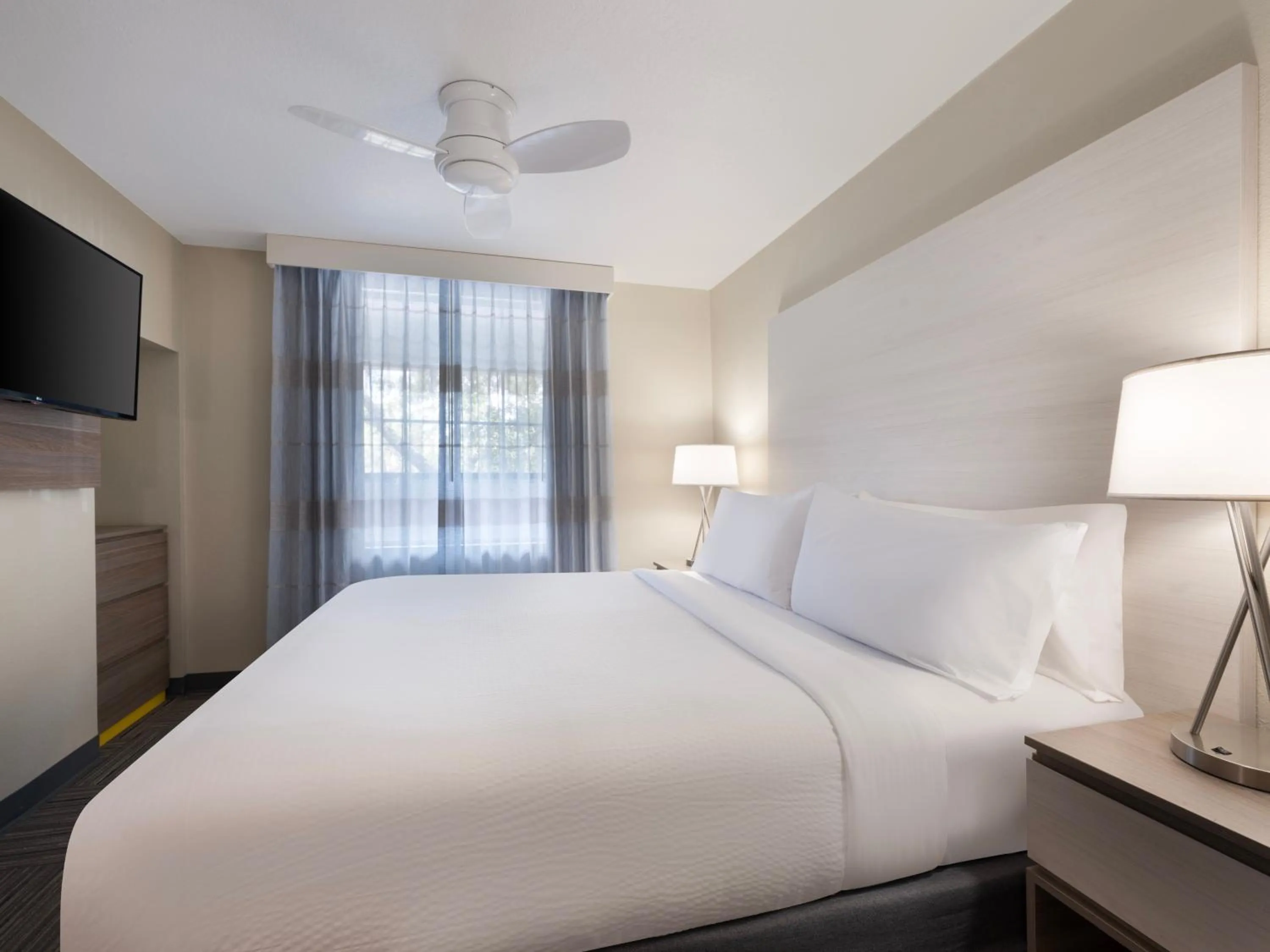 Bedroom, Bed in Holiday Inn Resort Orlando Suites - Waterpark by IHG