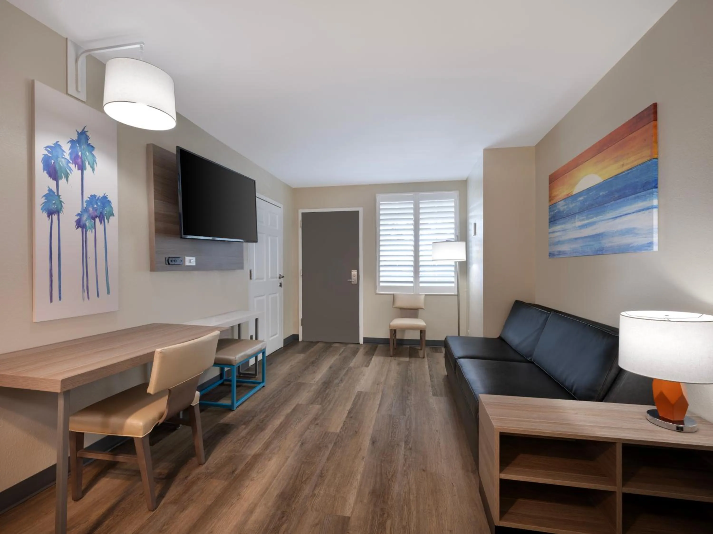 Living room in Holiday Inn Resort Orlando Suites - Waterpark by IHG