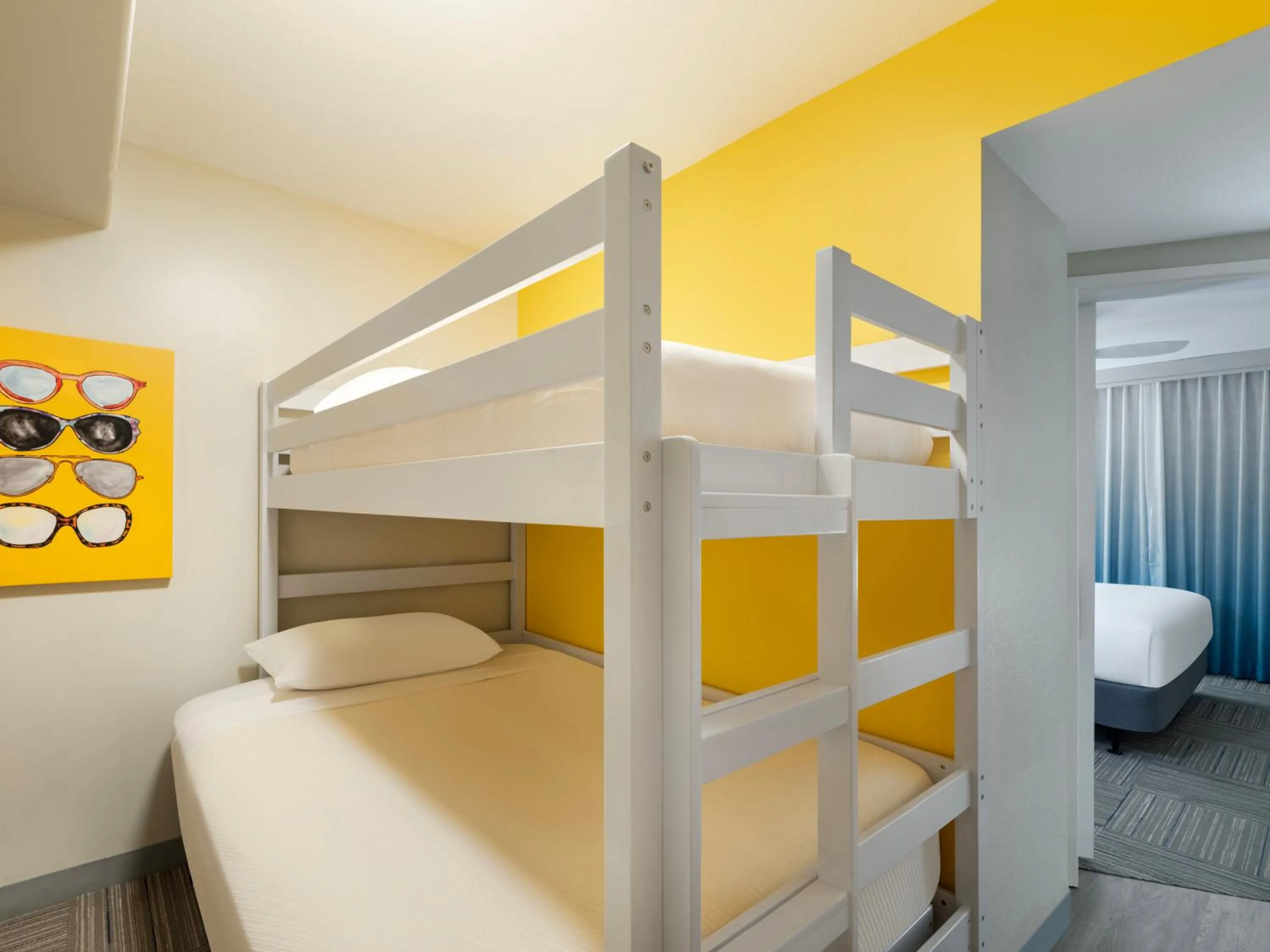 Bedroom, Bed in Holiday Inn Resort Orlando Suites - Waterpark by IHG