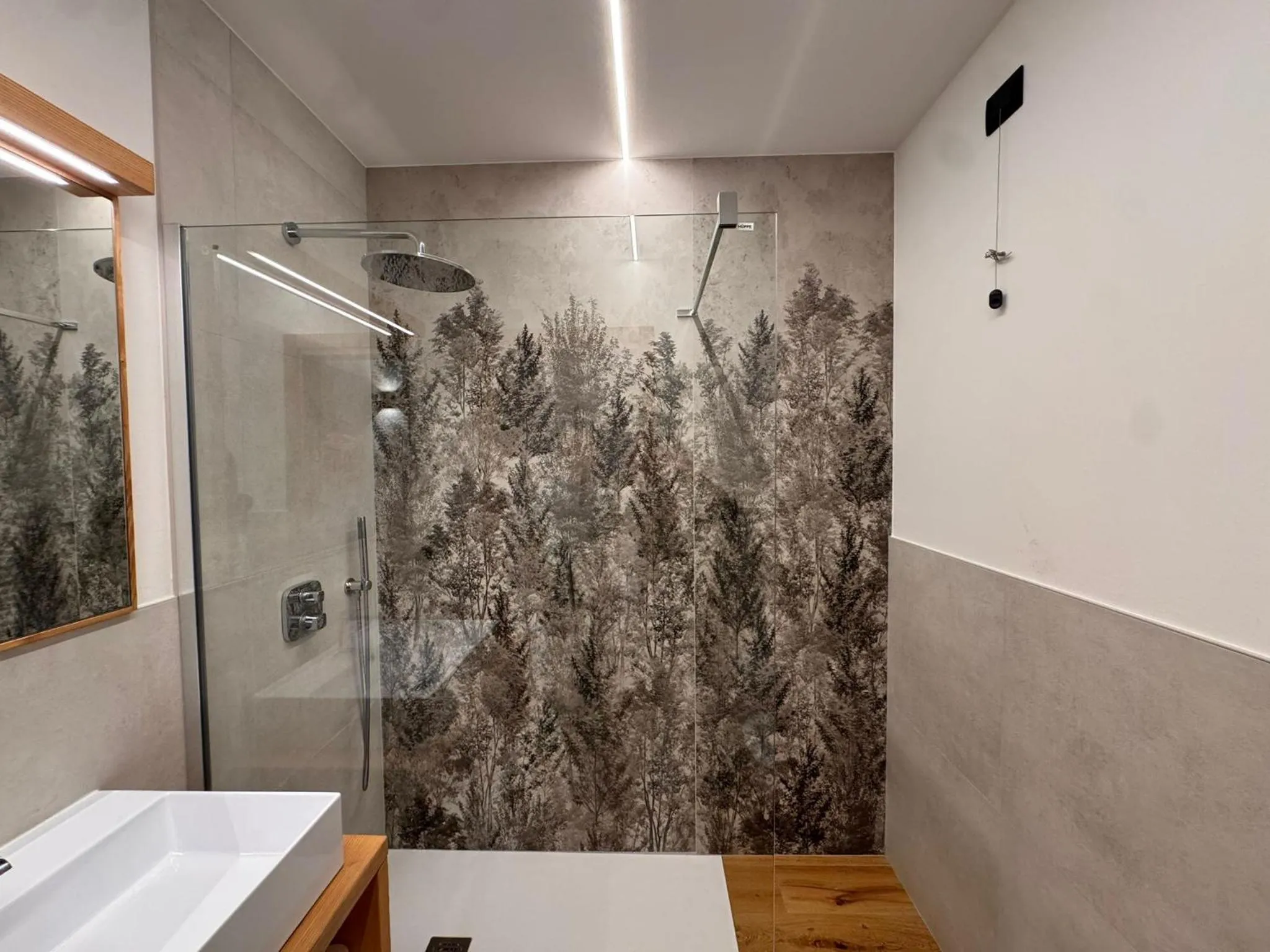 Shower in Albergo Scoiattolo