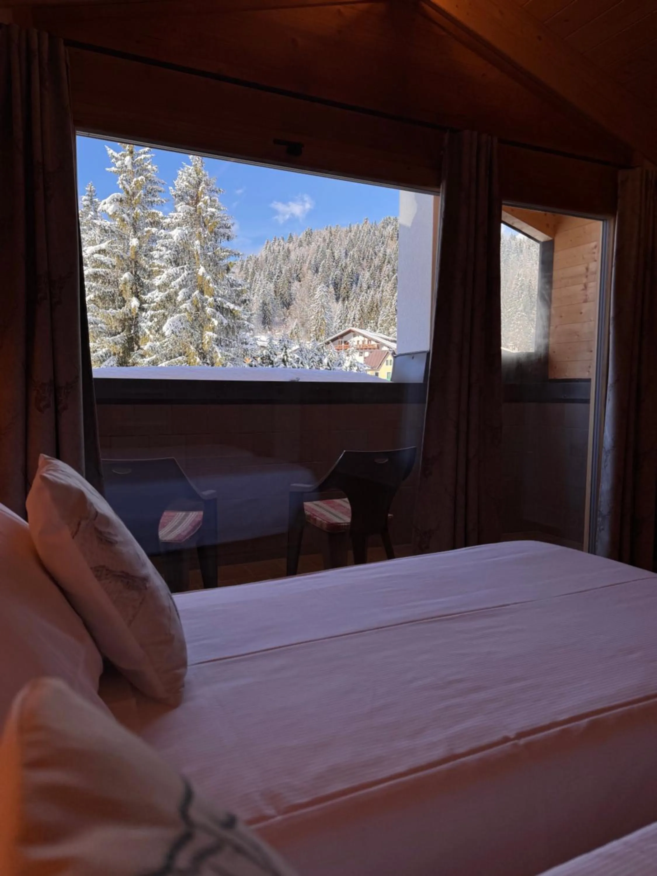 Bed in Albergo Scoiattolo