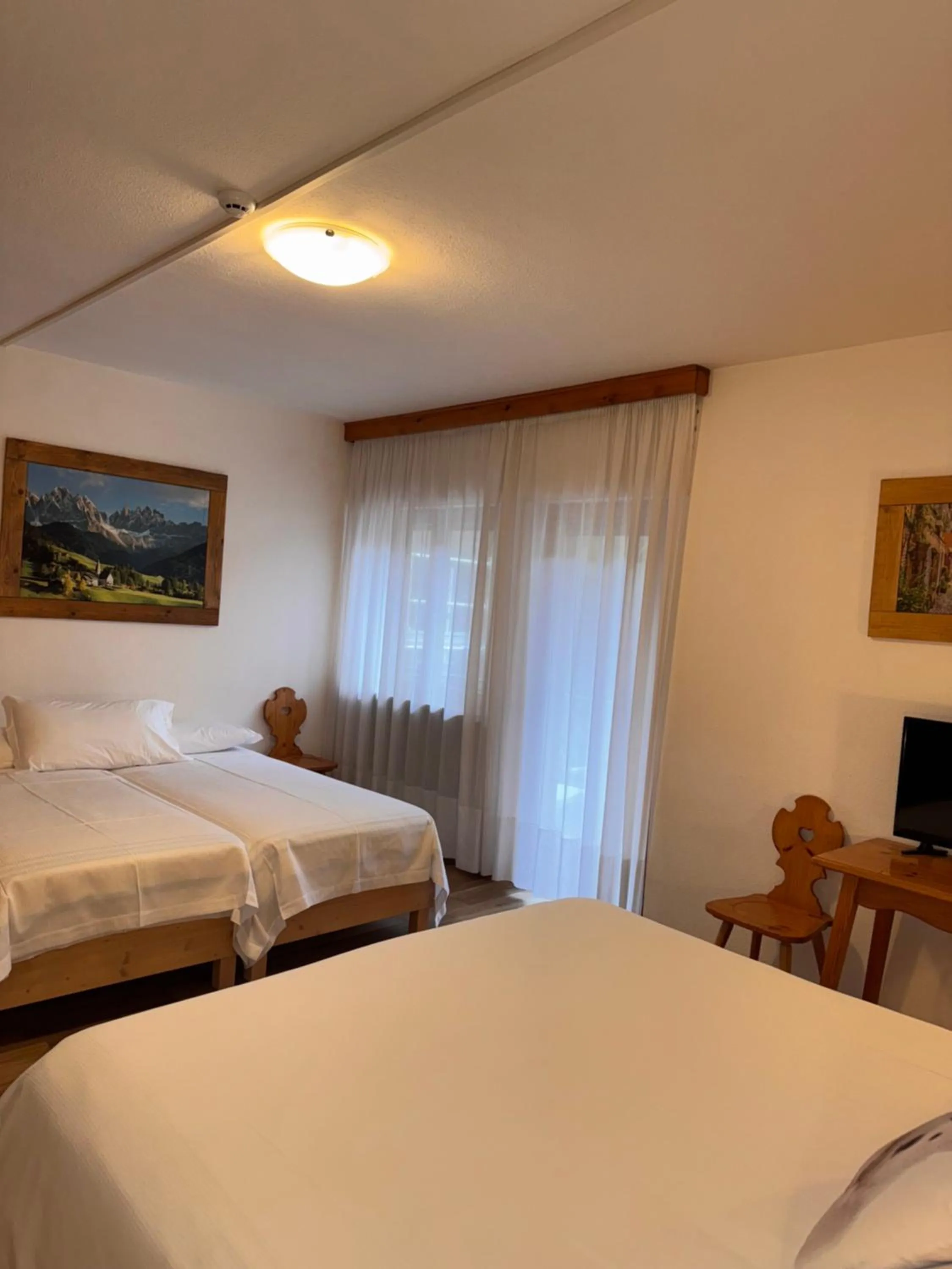 Bedroom, Bed in Albergo Scoiattolo