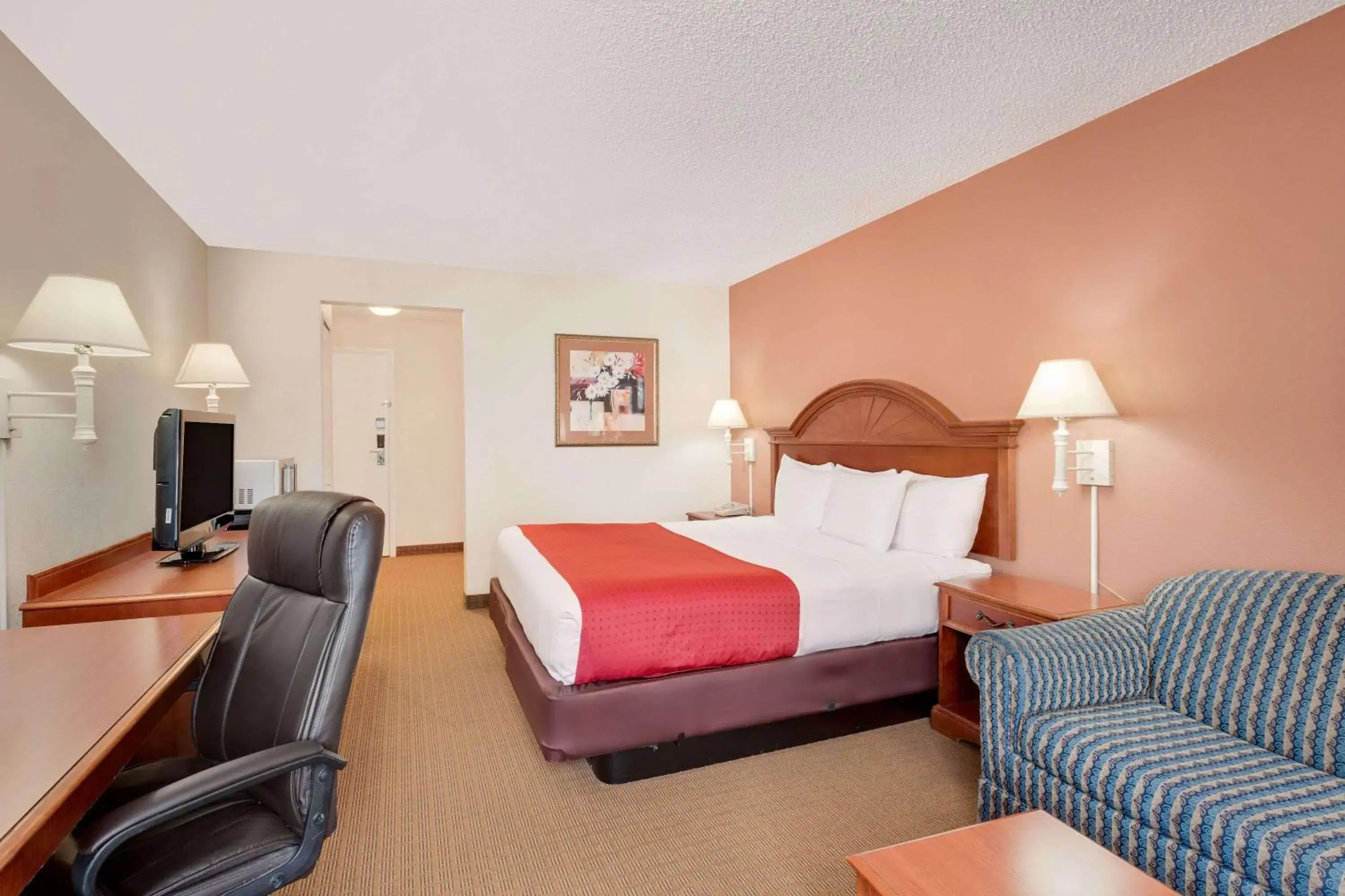 Photo of the whole room, Bed in Ramada by Wyndham Provo Photo of the whole room, Bed in Ramada by Wyndham Provo