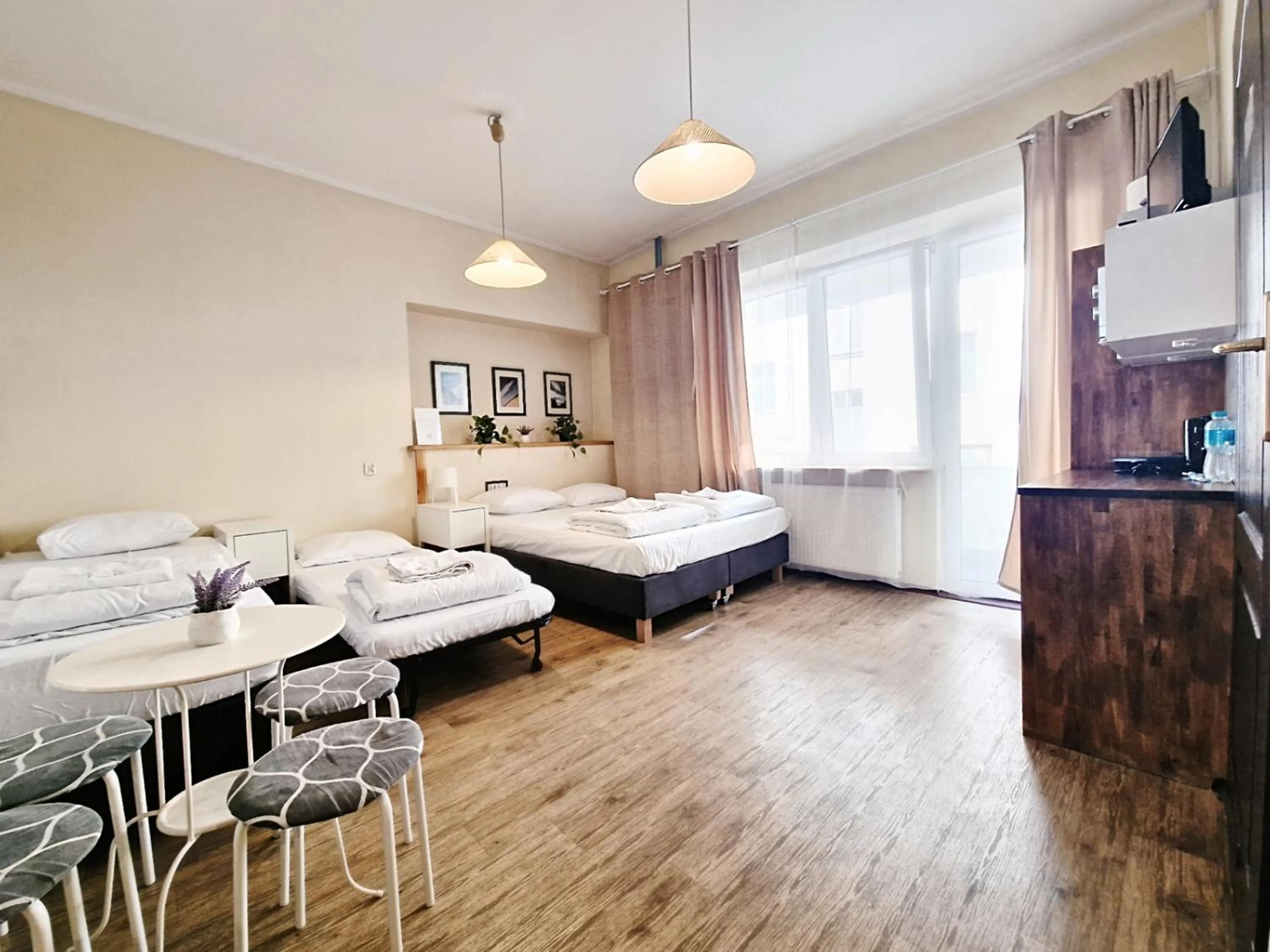 Coffee/tea facilities, Bed in Hostel Helvetia Rooms Warsaw CITY CENTER and OLD TOWN