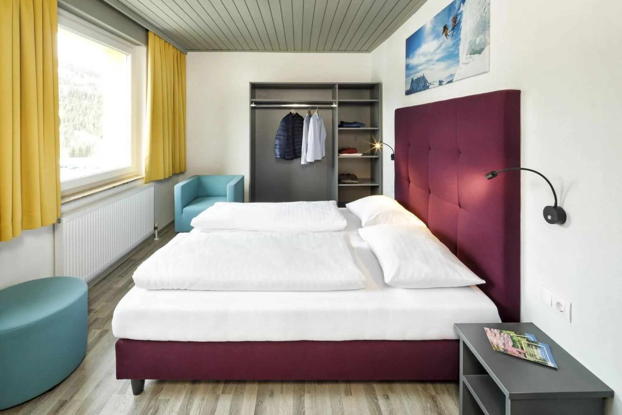 Bed in Basekamp Mountain Budget Hotel