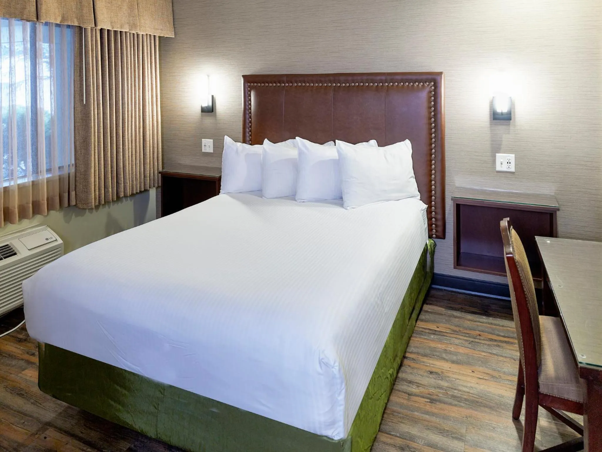 Photo of the whole room, Bed in Holiday Inn Resort The Squire at Grand Canyon by IHG