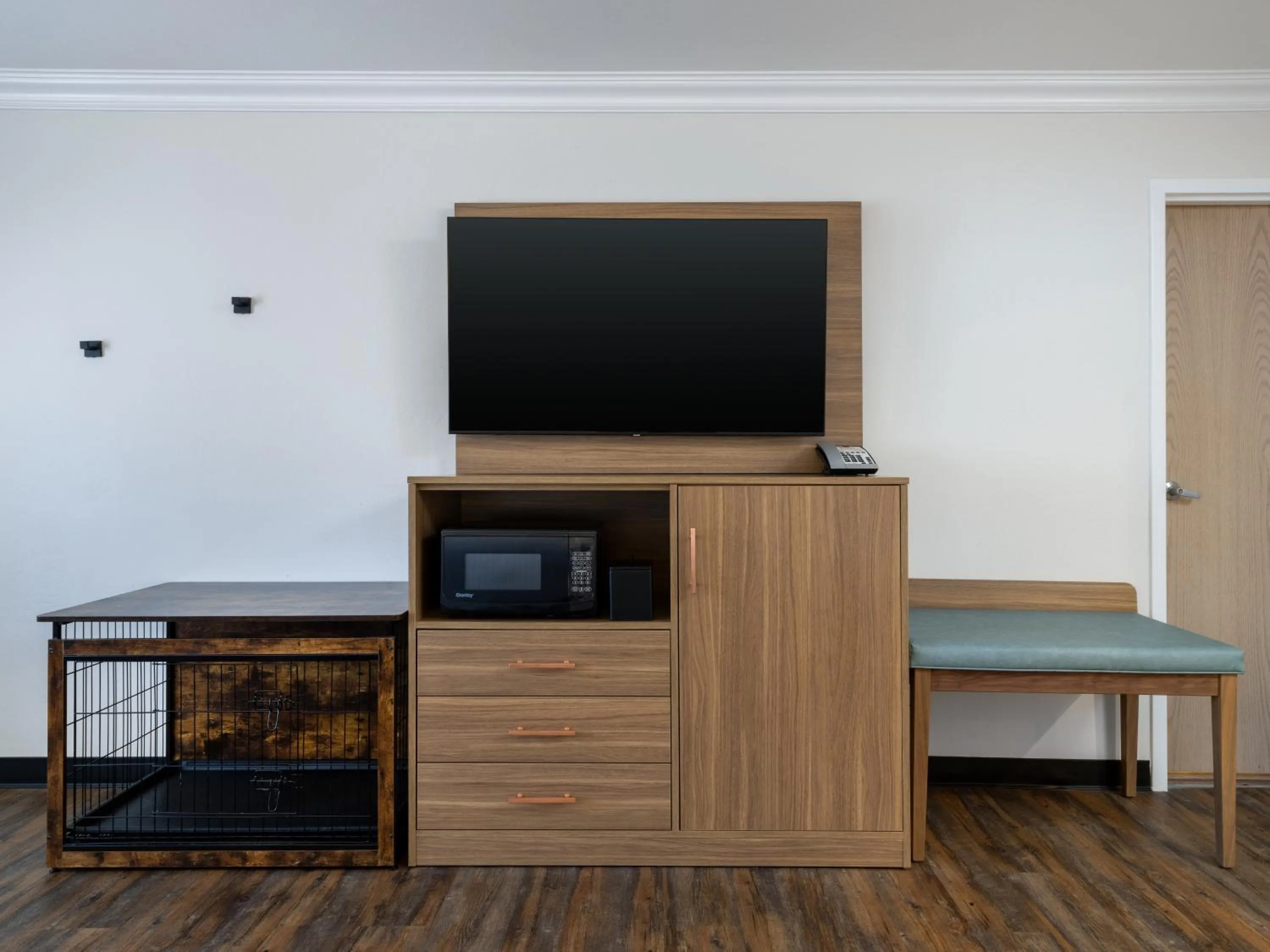 TV and multimedia in Holiday Inn Resort The Squire at Grand Canyon by IHG