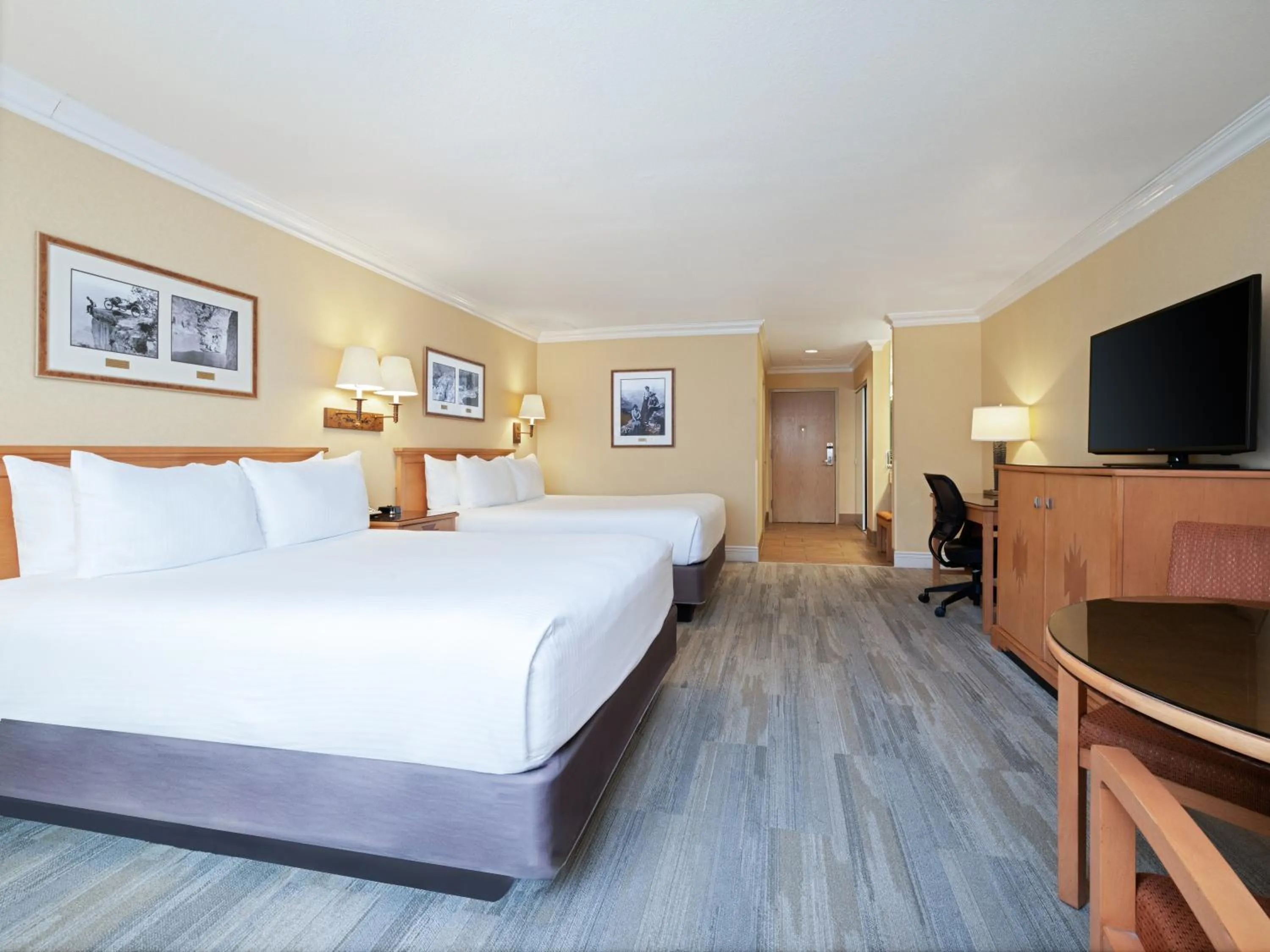 Bedroom, Bed in Holiday Inn Resort The Squire at Grand Canyon by IHG