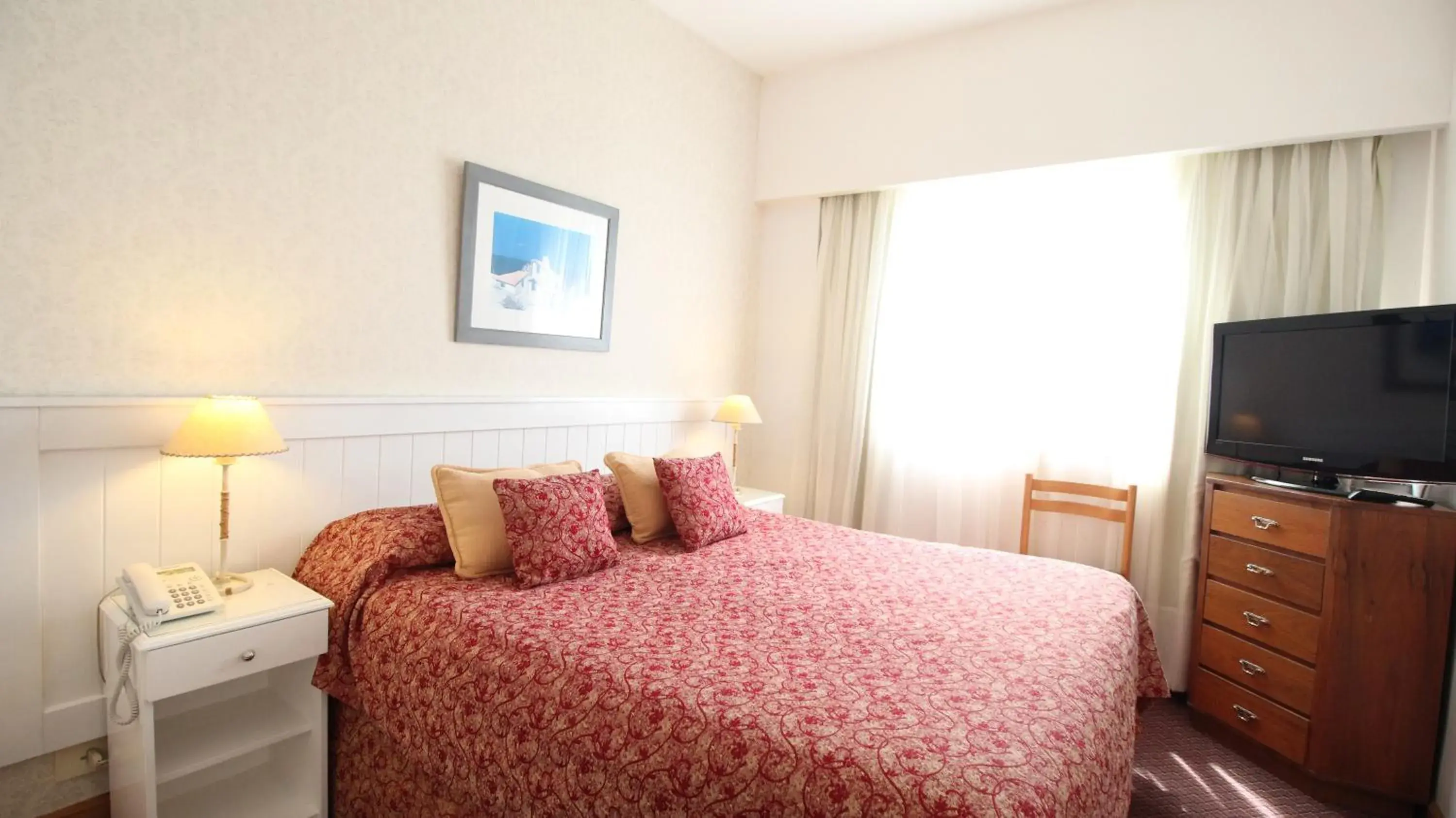 TV and multimedia, Bed in Hotel Guerrero TV and multimedia, Bed in Hotel Guerrero