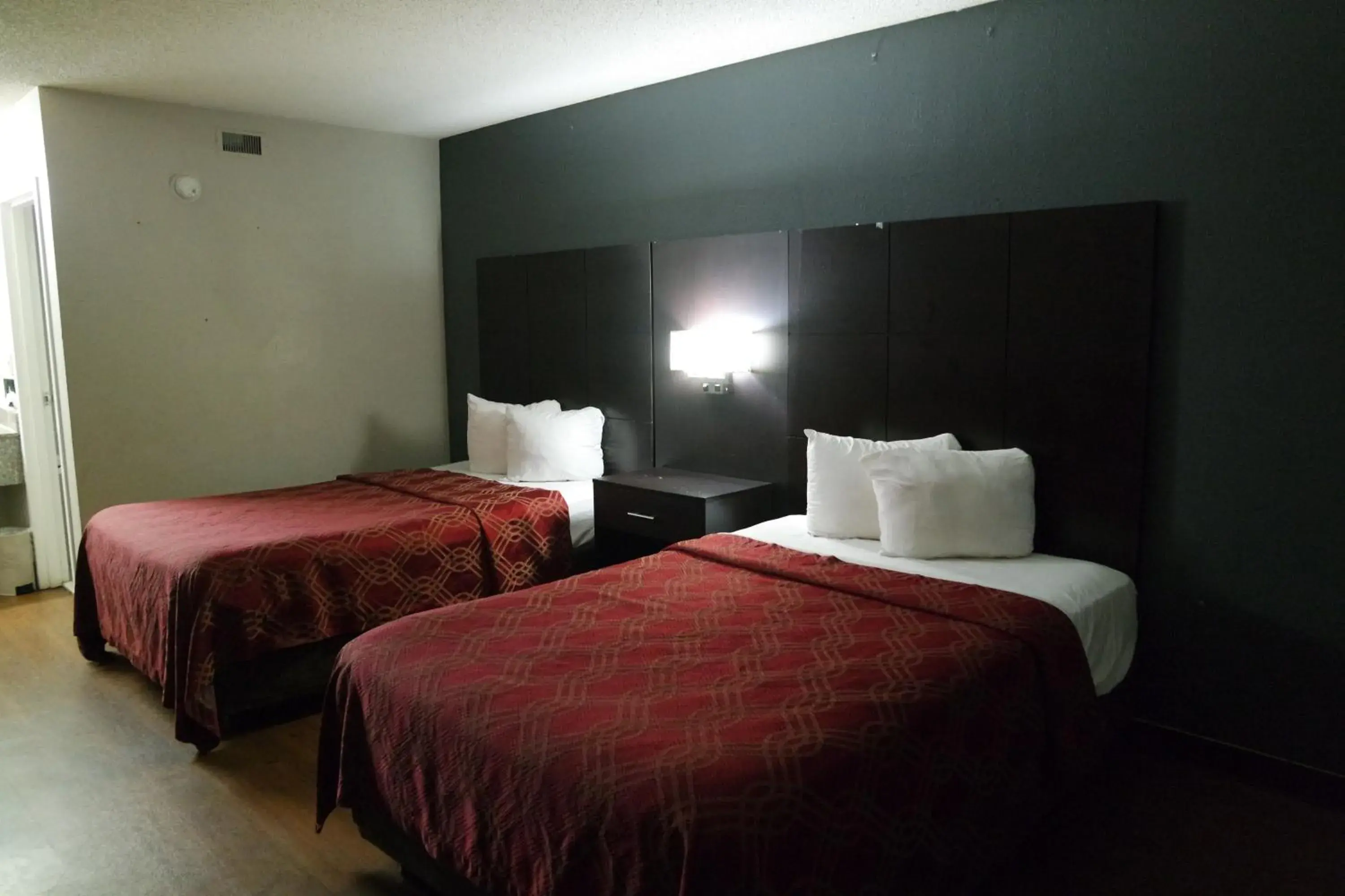 Bedroom in Travelodge by Wyndham North Charleston Bedroom in Travelodge by Wyndham North Charleston