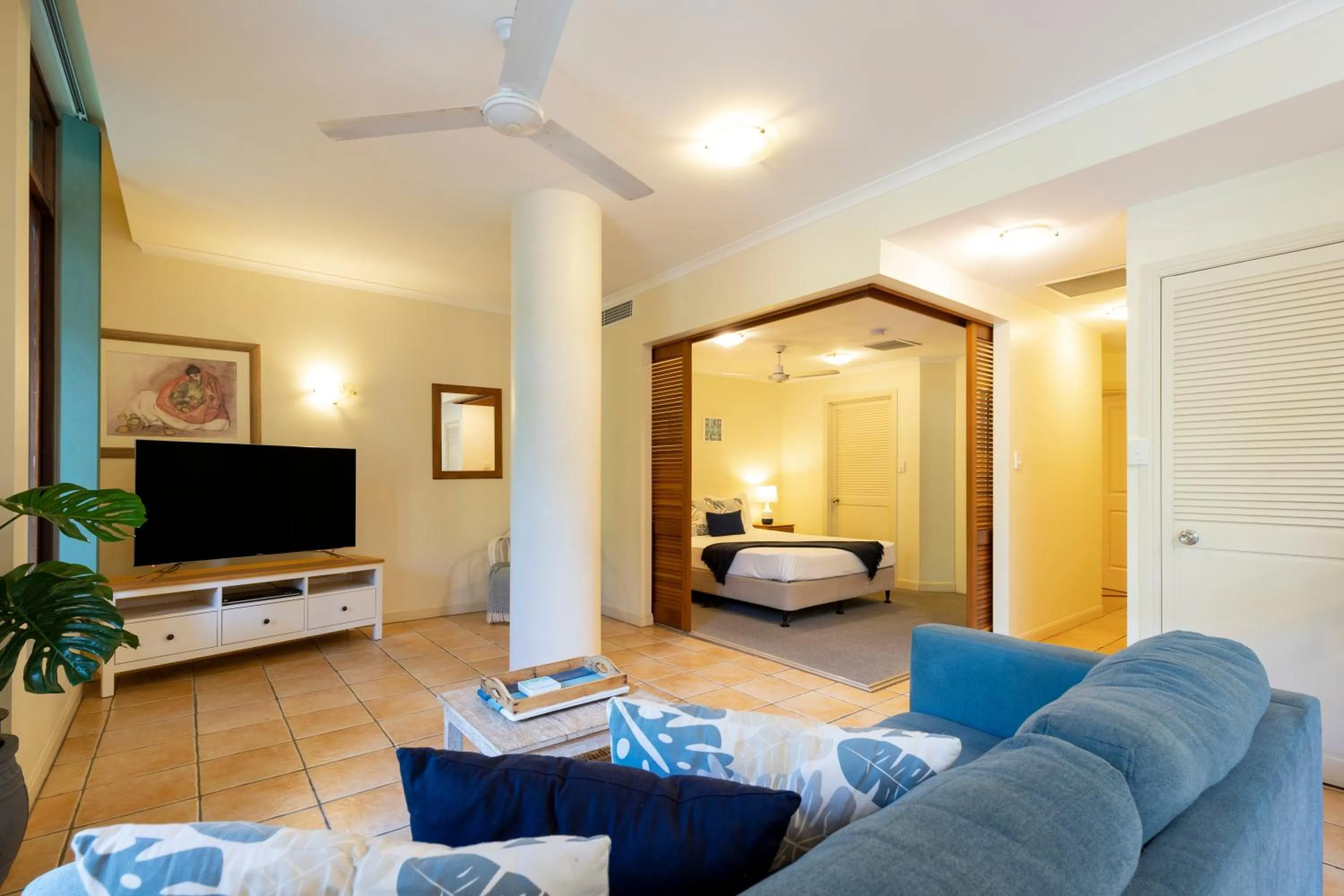 Living room, Bed in The Mediterranean Port Douglas