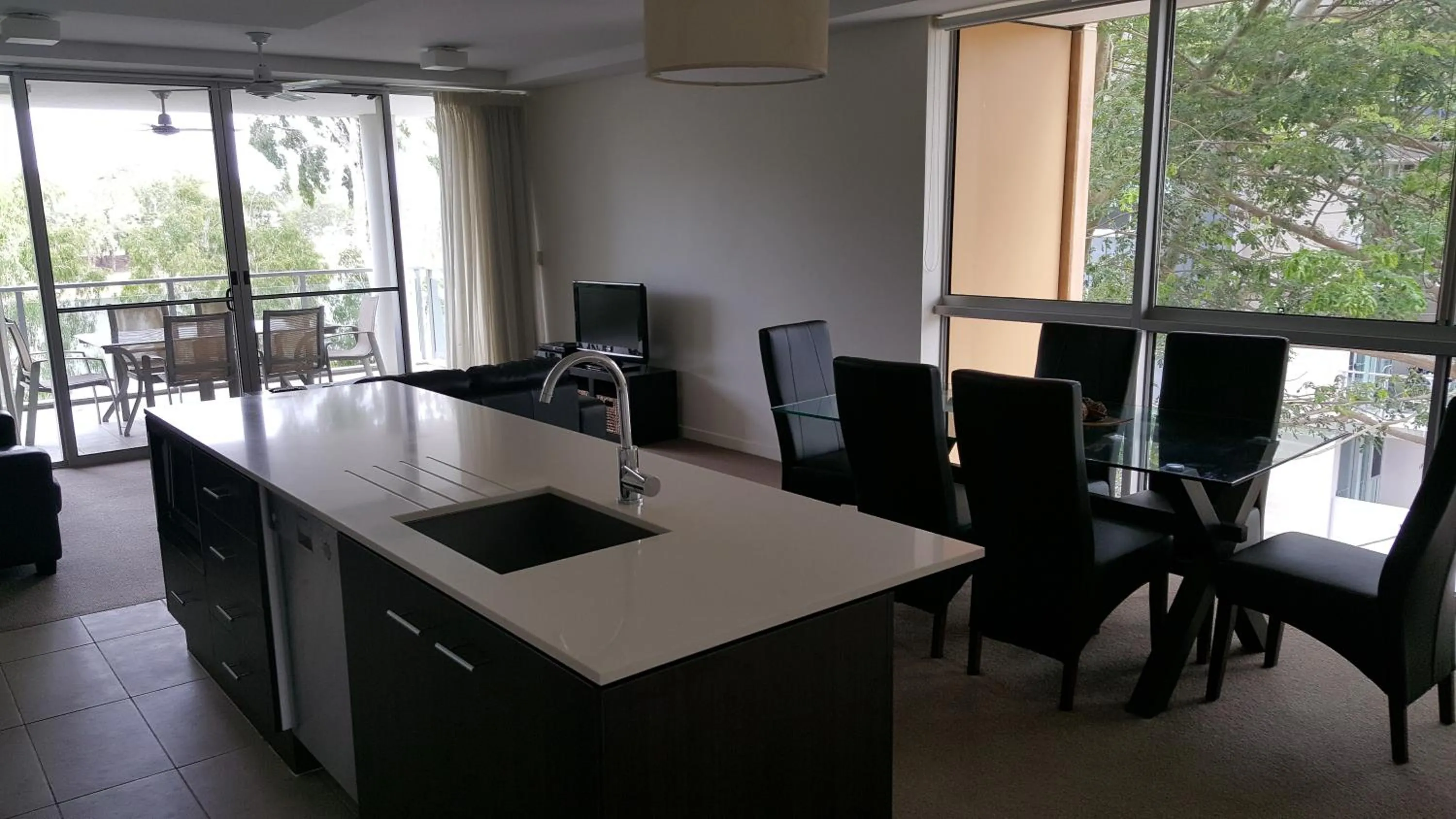 Dining area in Itara Apartments