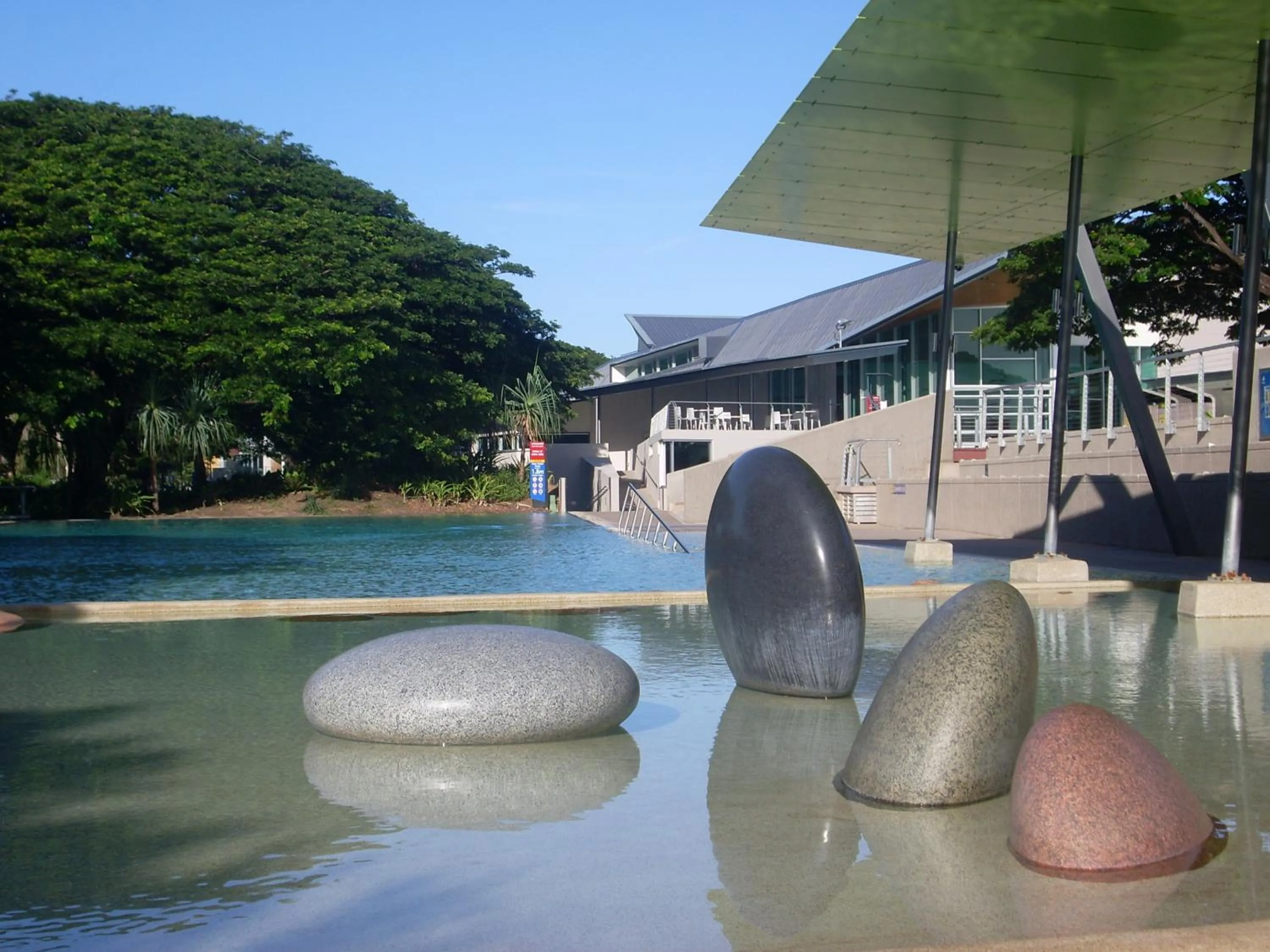 Swimming pool in Itara Apartments