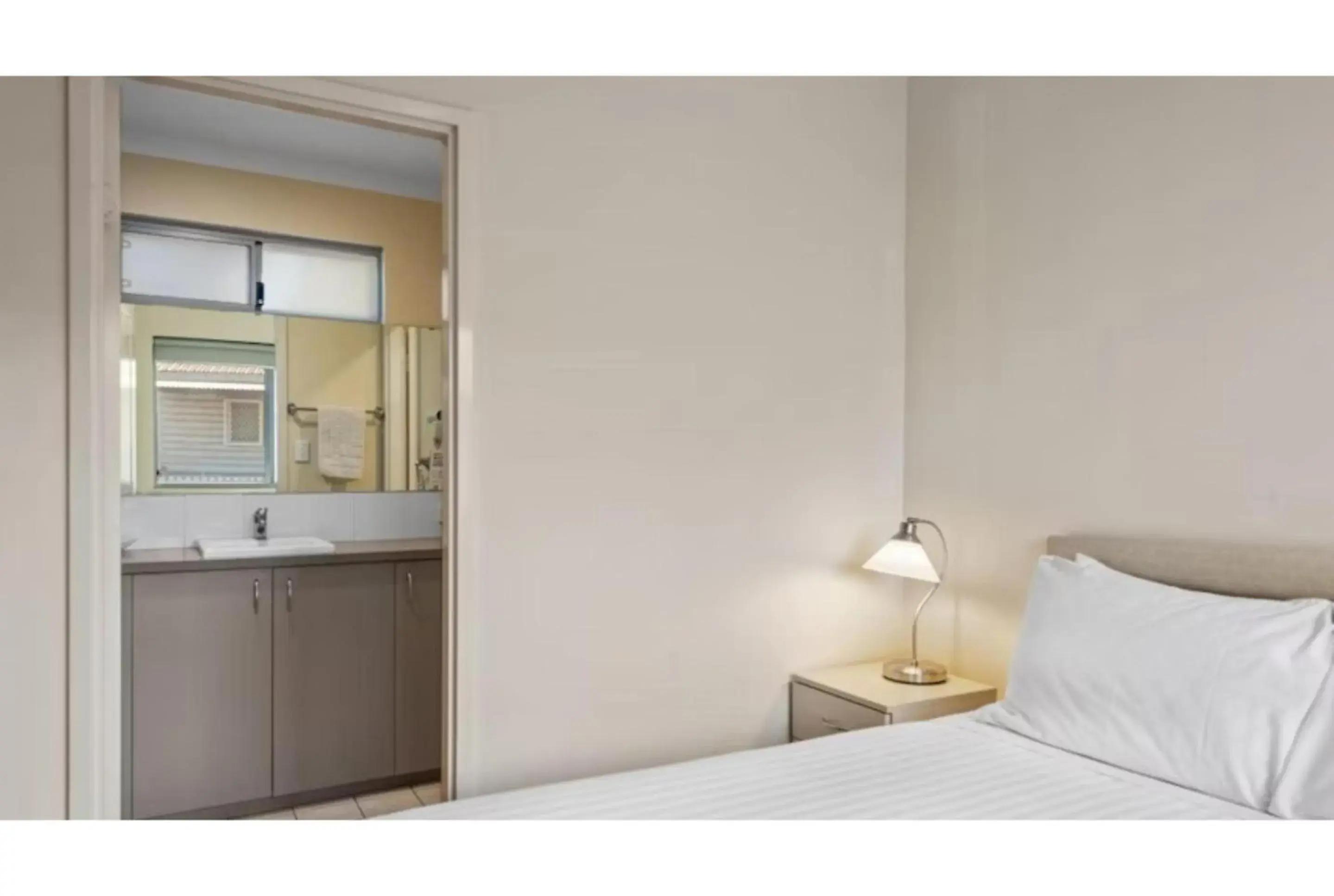Bedroom, Bed in Discovery Parks - Port Hedland Bedroom, Bed in Discovery Parks - Port Hedland