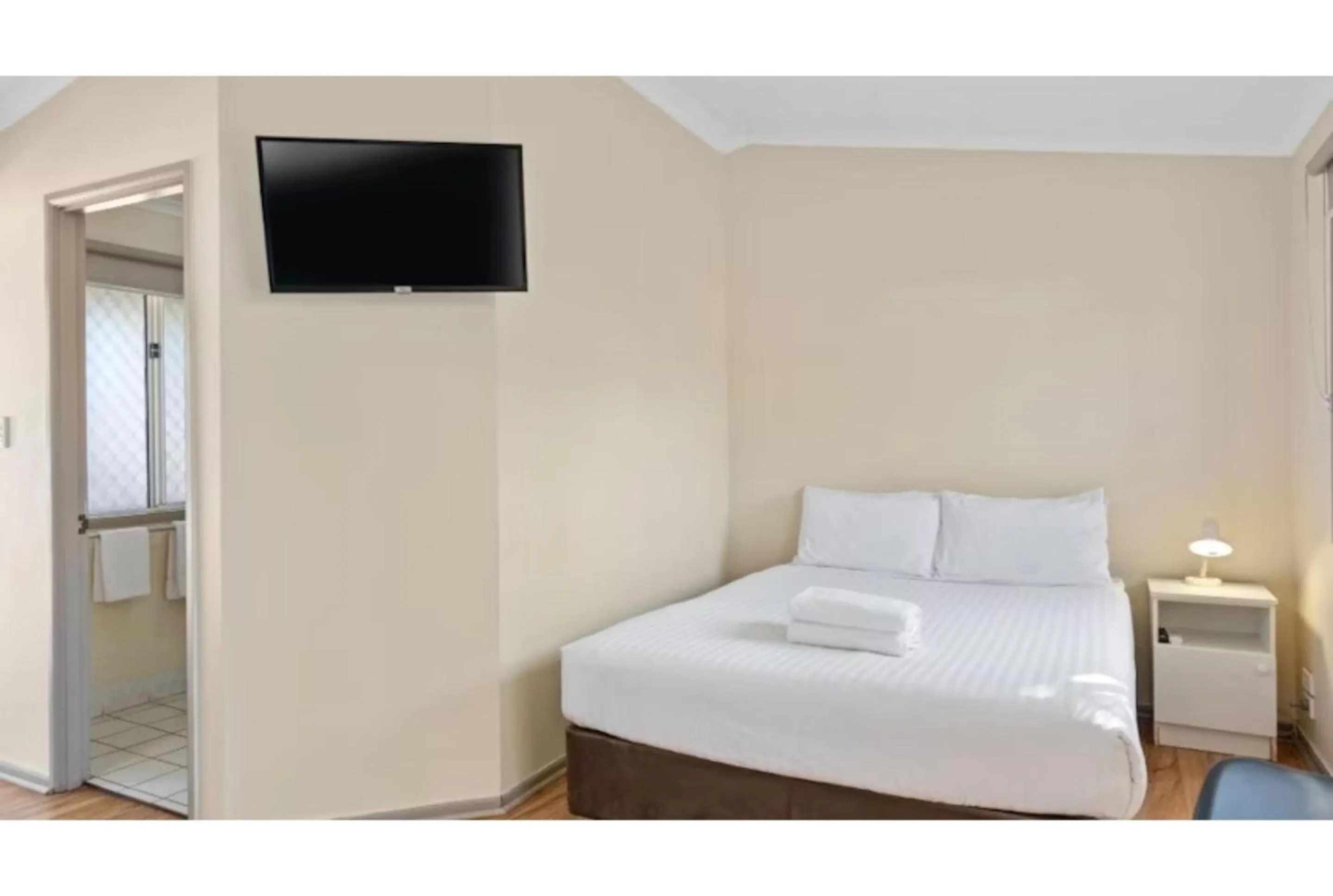 Bedroom, Bed in Discovery Parks - Port Hedland