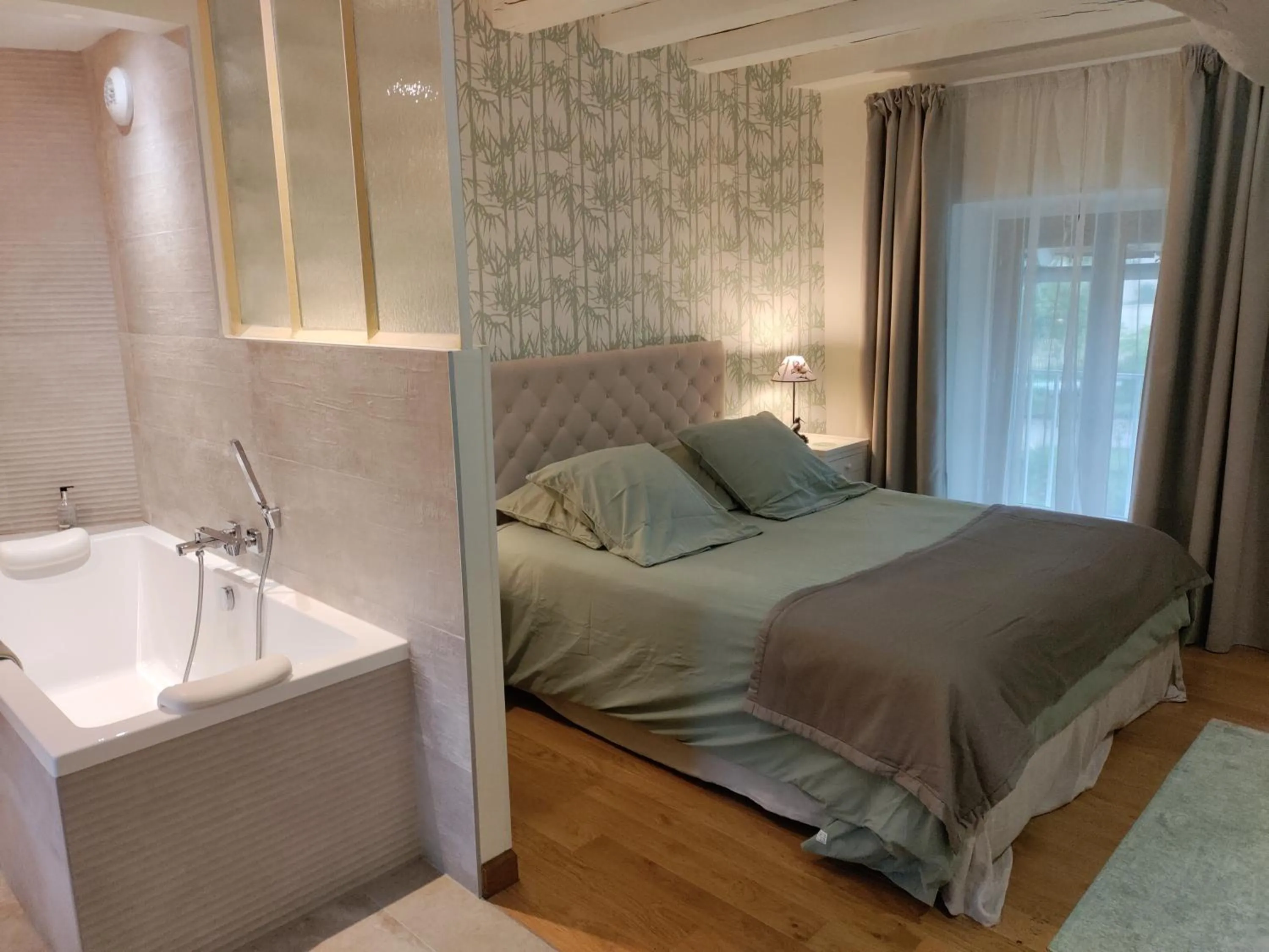 Bedroom in La Barbotiere