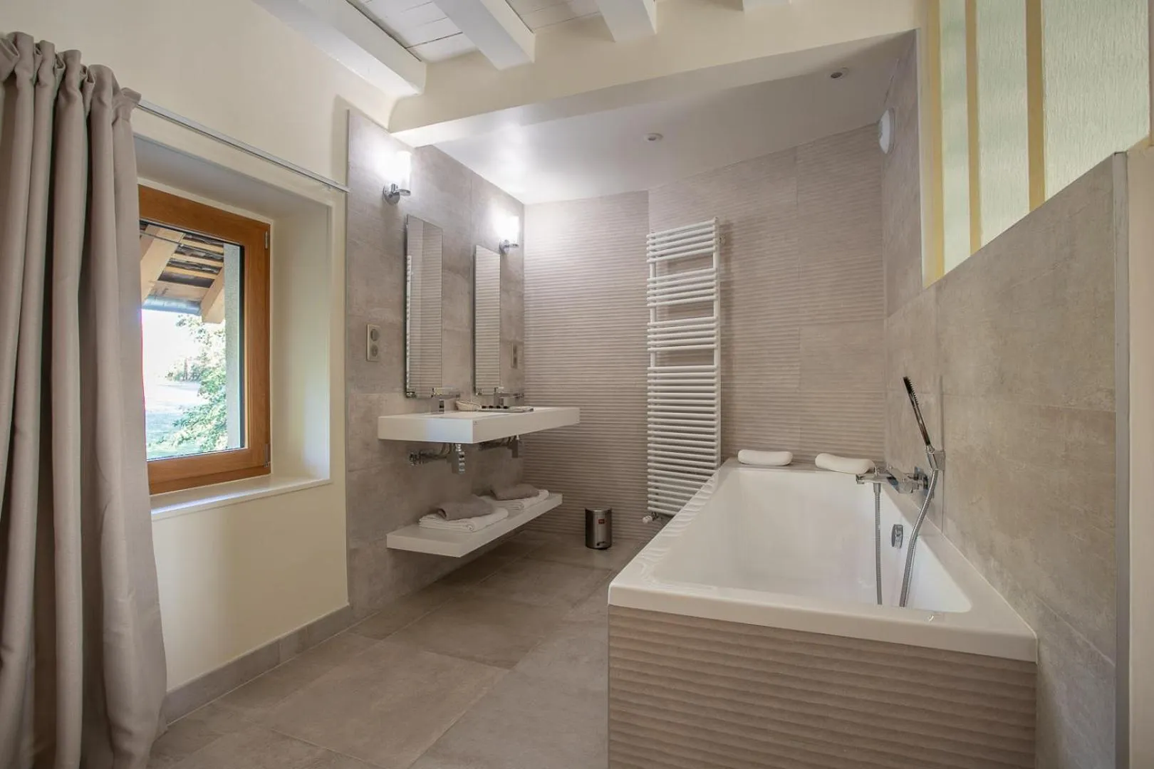 Bathroom in La Barbotiere