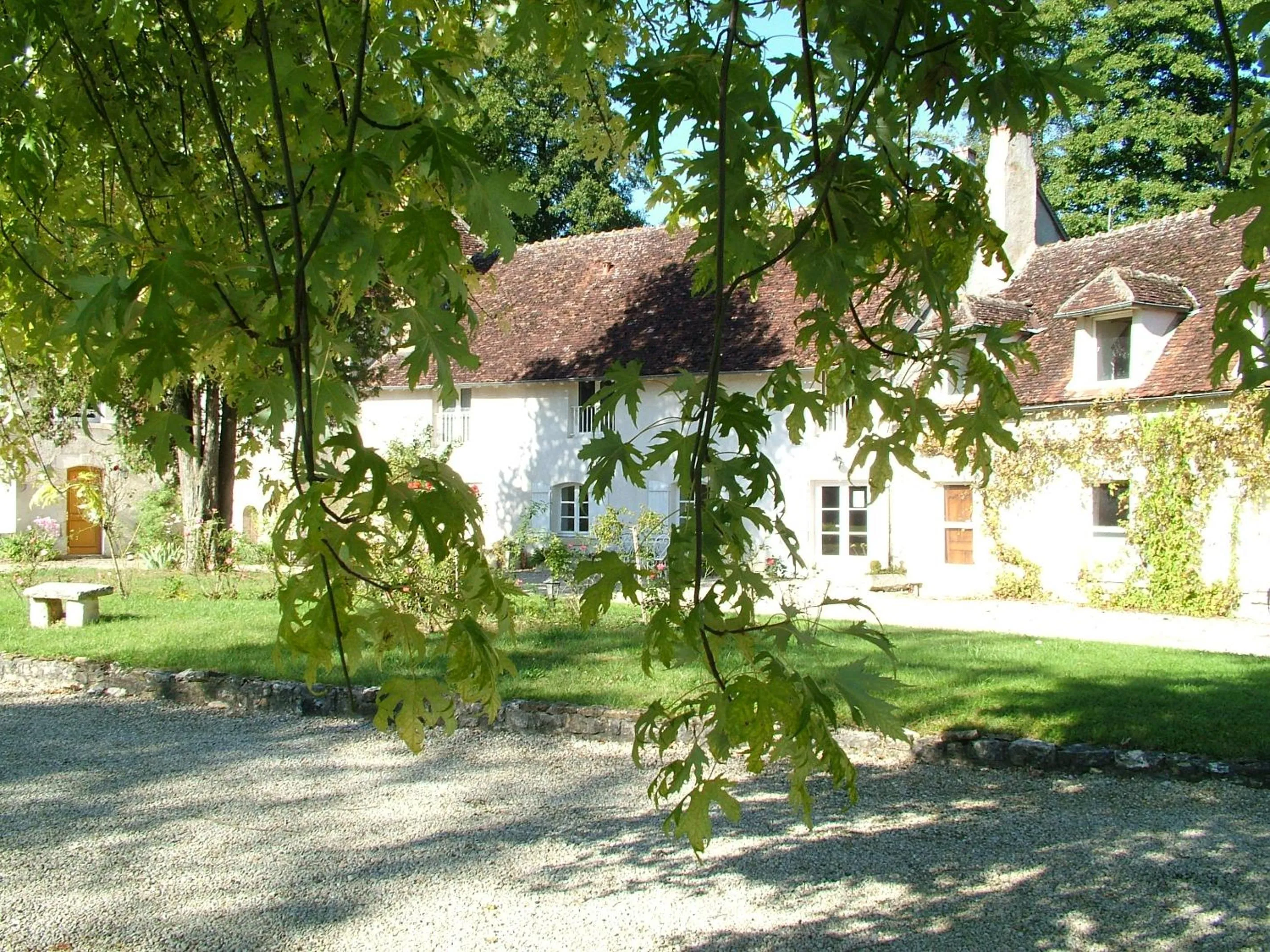 Facade/entrance in La Barbotiere