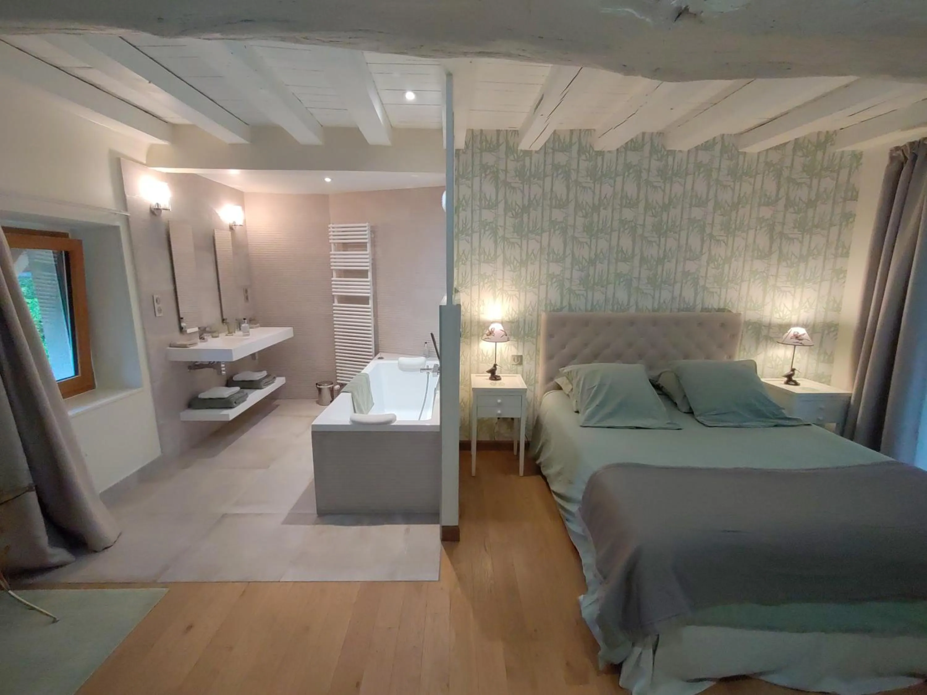 Bedroom in La Barbotiere