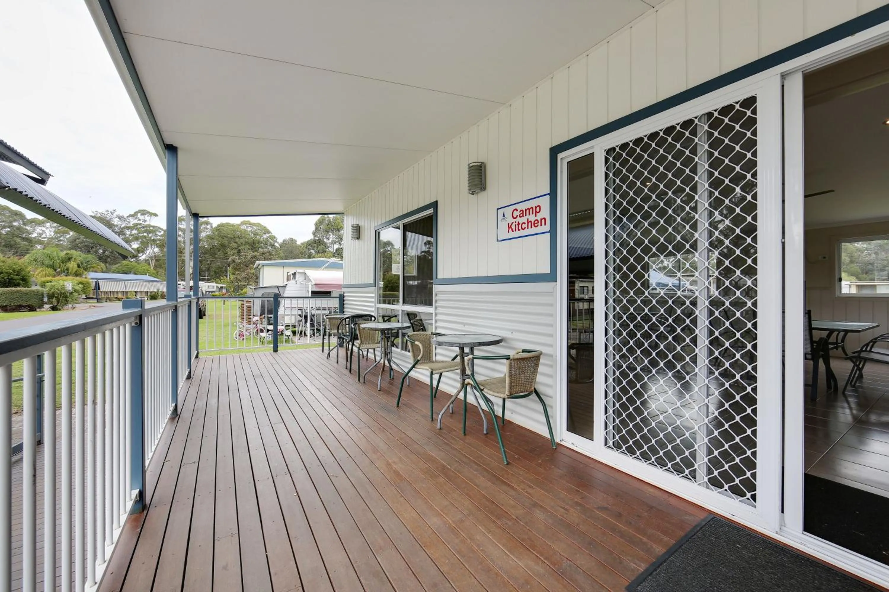 Communal kitchen in Discovery Parks - Eden