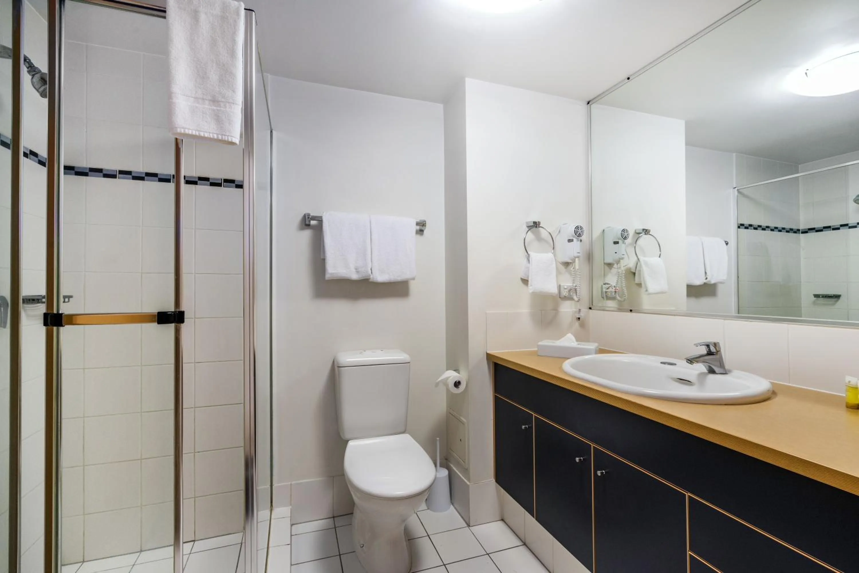 Shower in The Docks On Goodwin