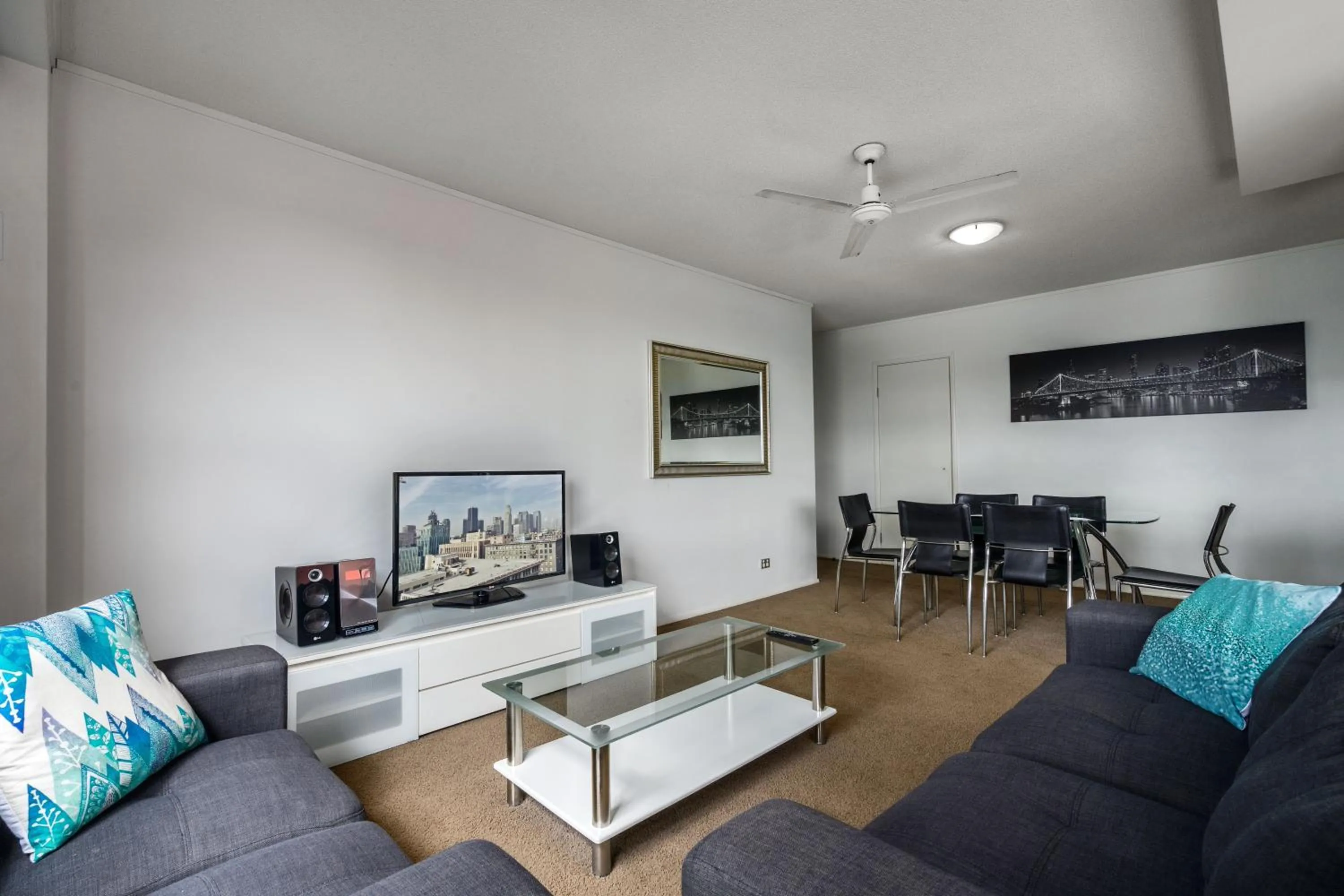 TV and multimedia in The Docks On Goodwin