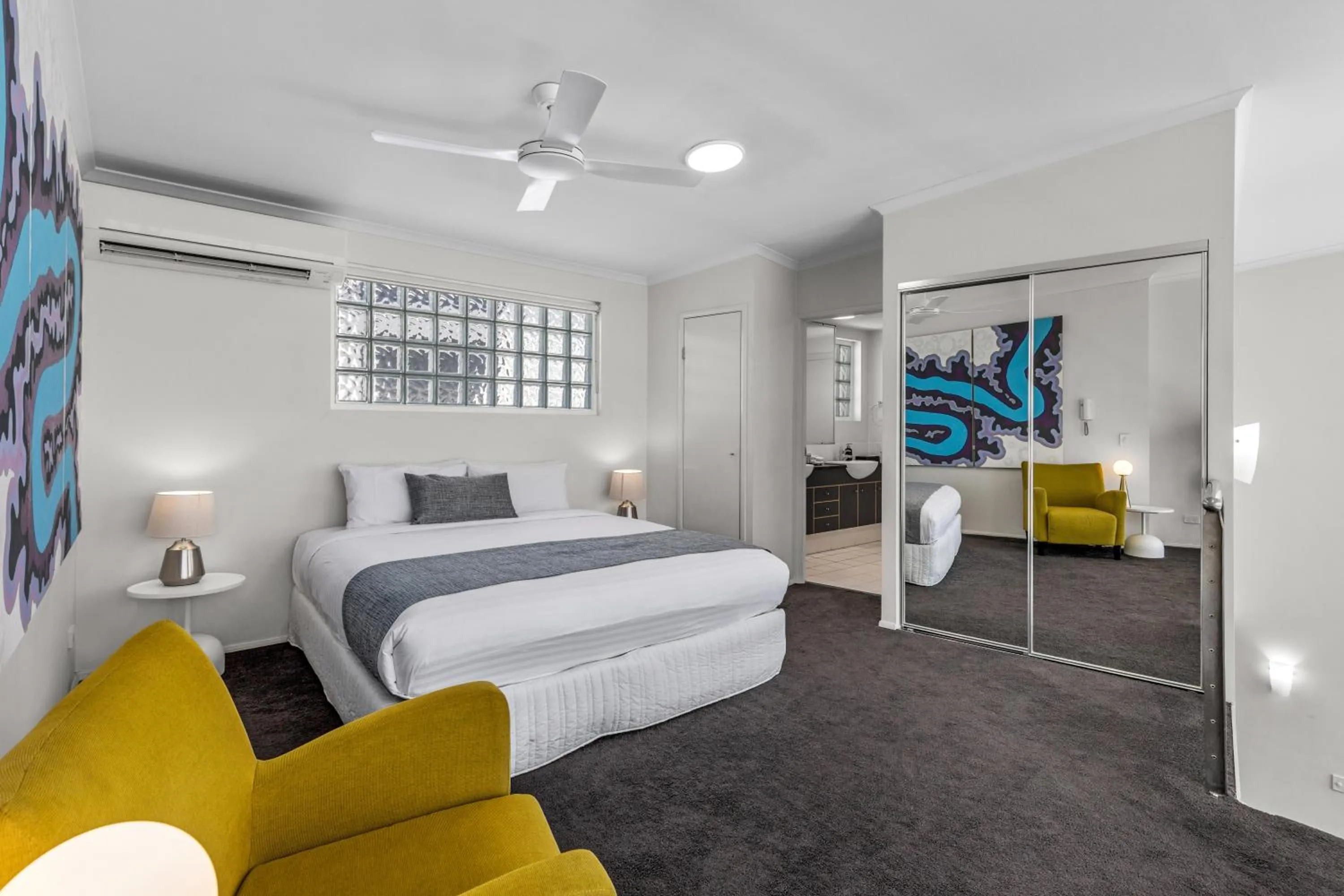 Bed in The Docks On Goodwin