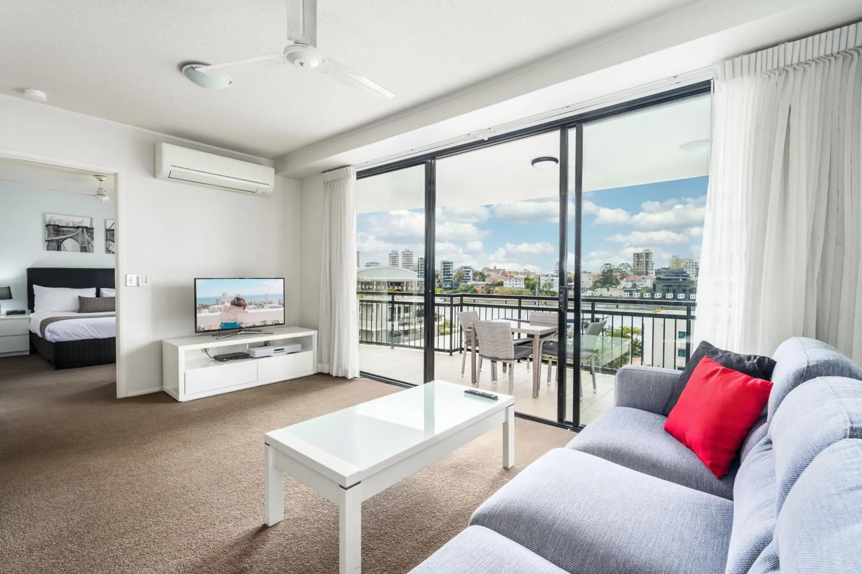 TV and multimedia, Bed in The Docks On Goodwin TV and multimedia, Bed in The Docks On Goodwin