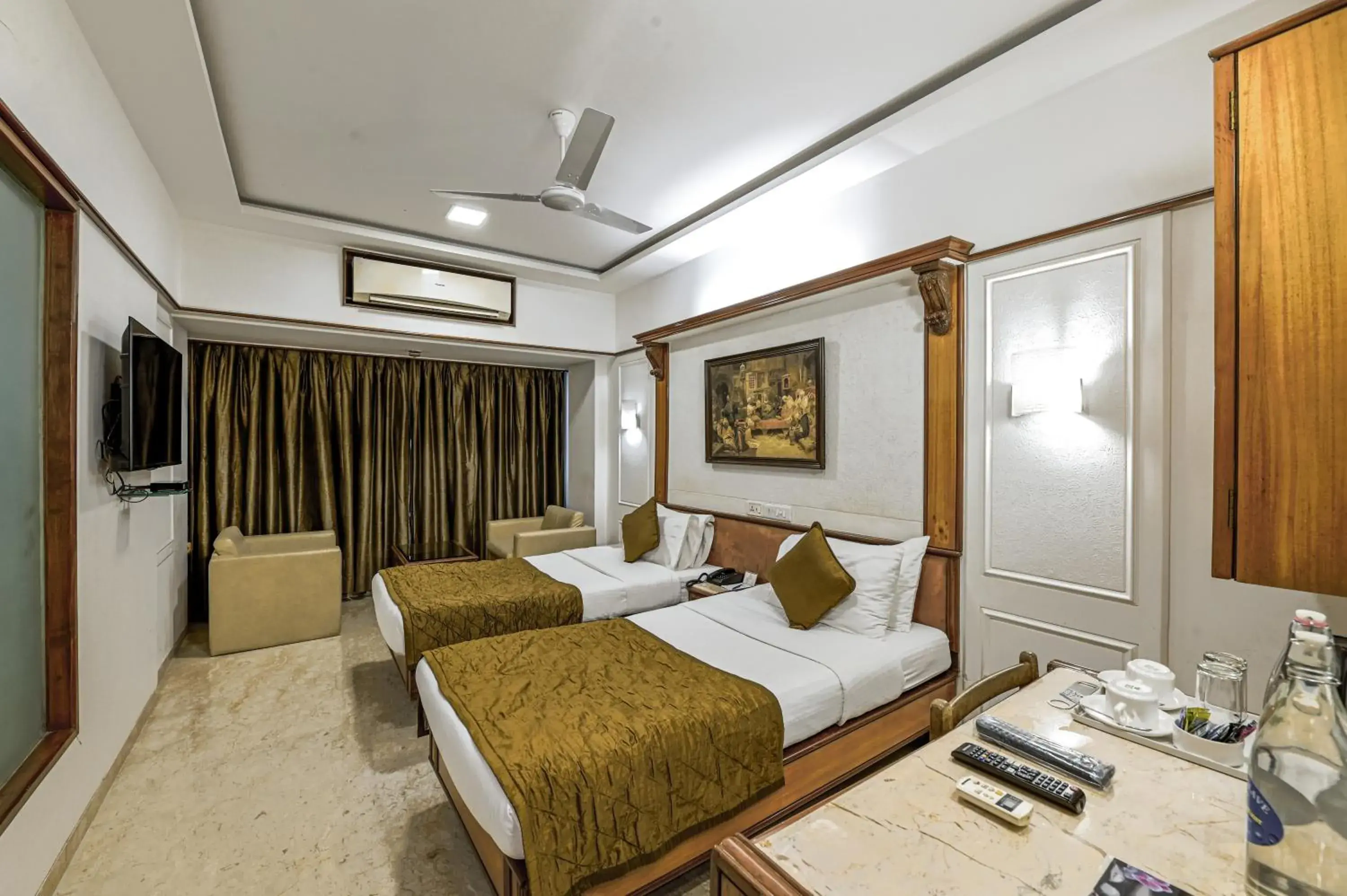 Bed in Regal Enclave Bed in Regal Enclave