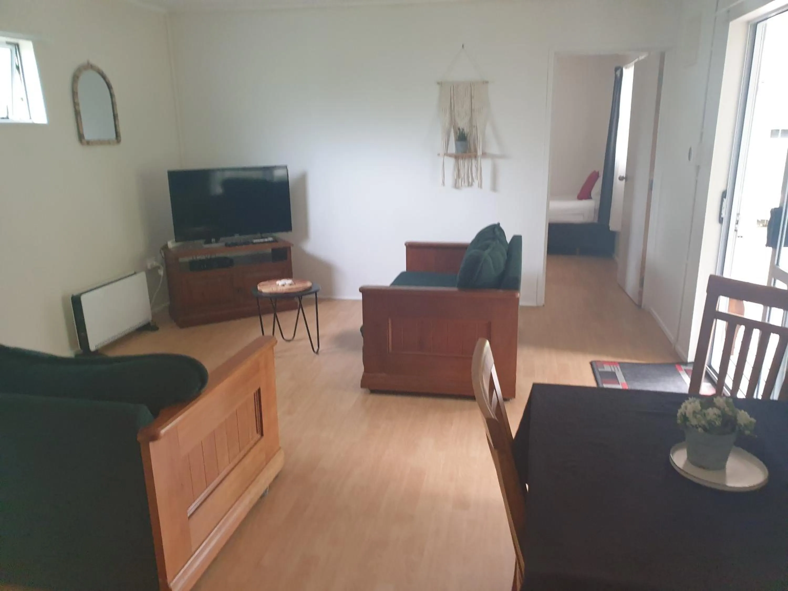 Living room in Woodlands Motel