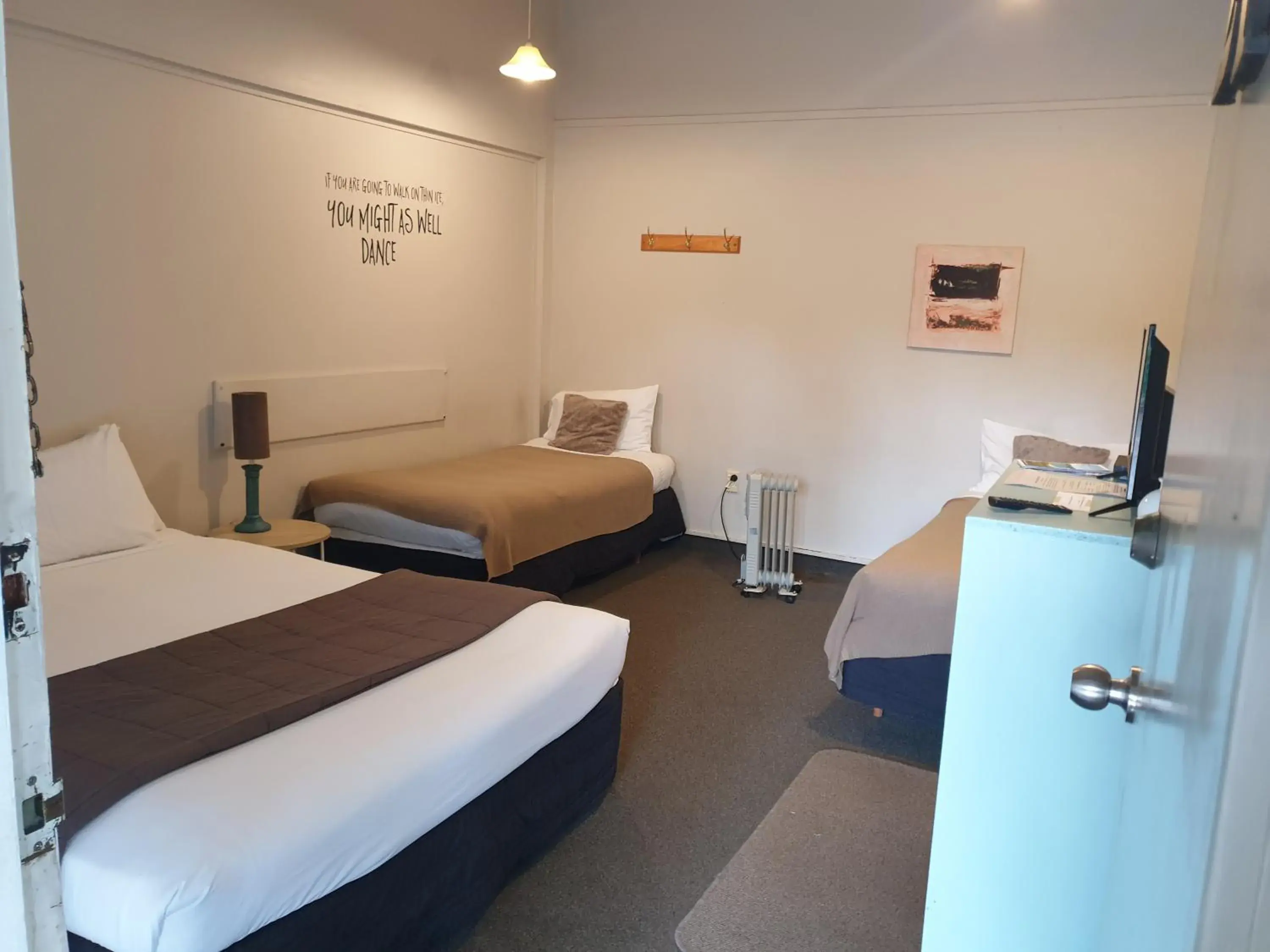 Standard Room with Shared Bathroom in Woodlands Motel Standard Room with Shared Bathroom in Woodlands Motel