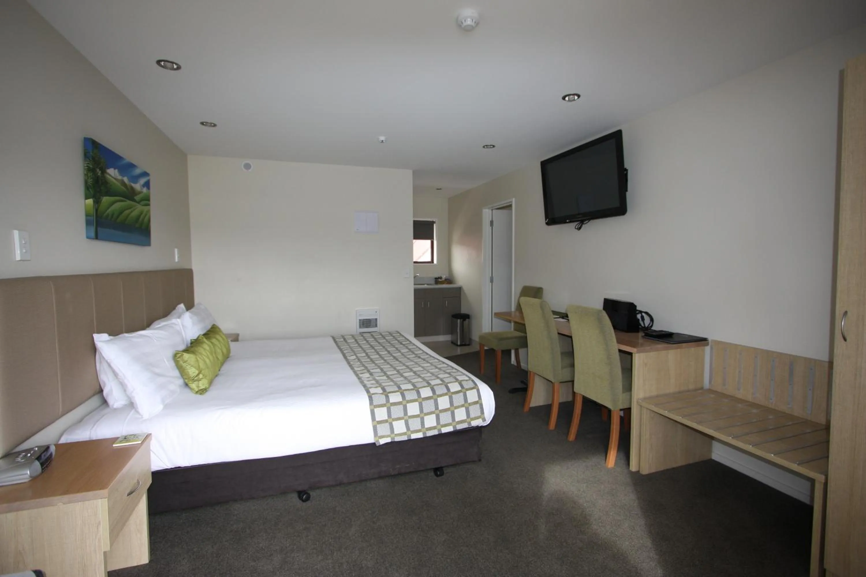 Bedroom, Bed in 555 Motel Dunedin