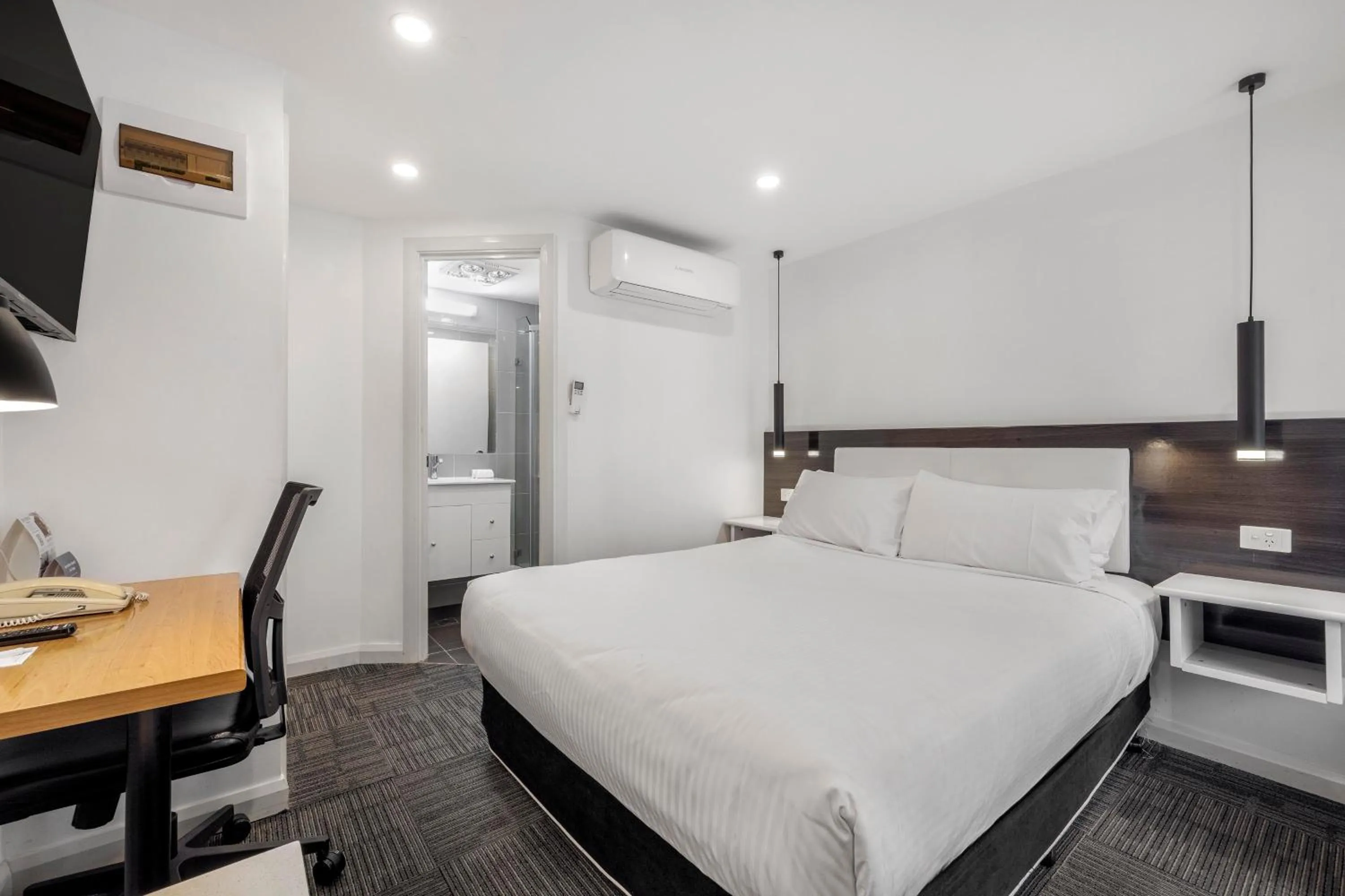 Bed in Best Western Plus Buckingham International