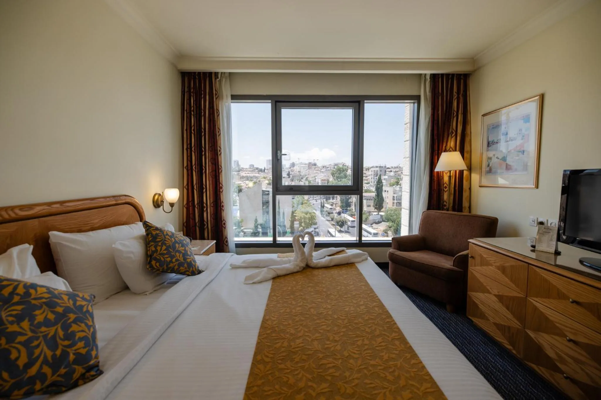 Living room, Bed in Grand Court Hotel