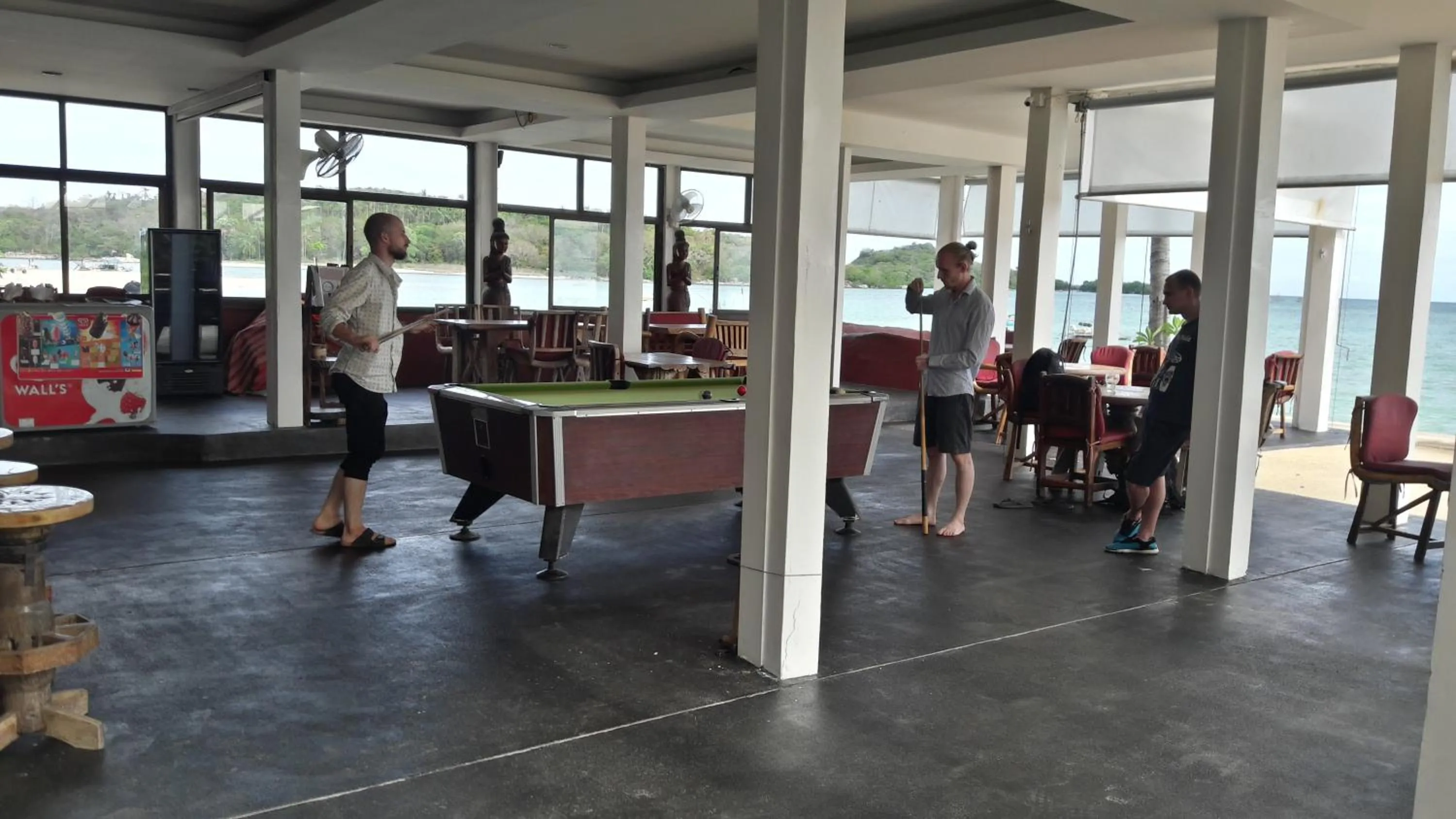 Restaurant/places to eat in Papillon Resort