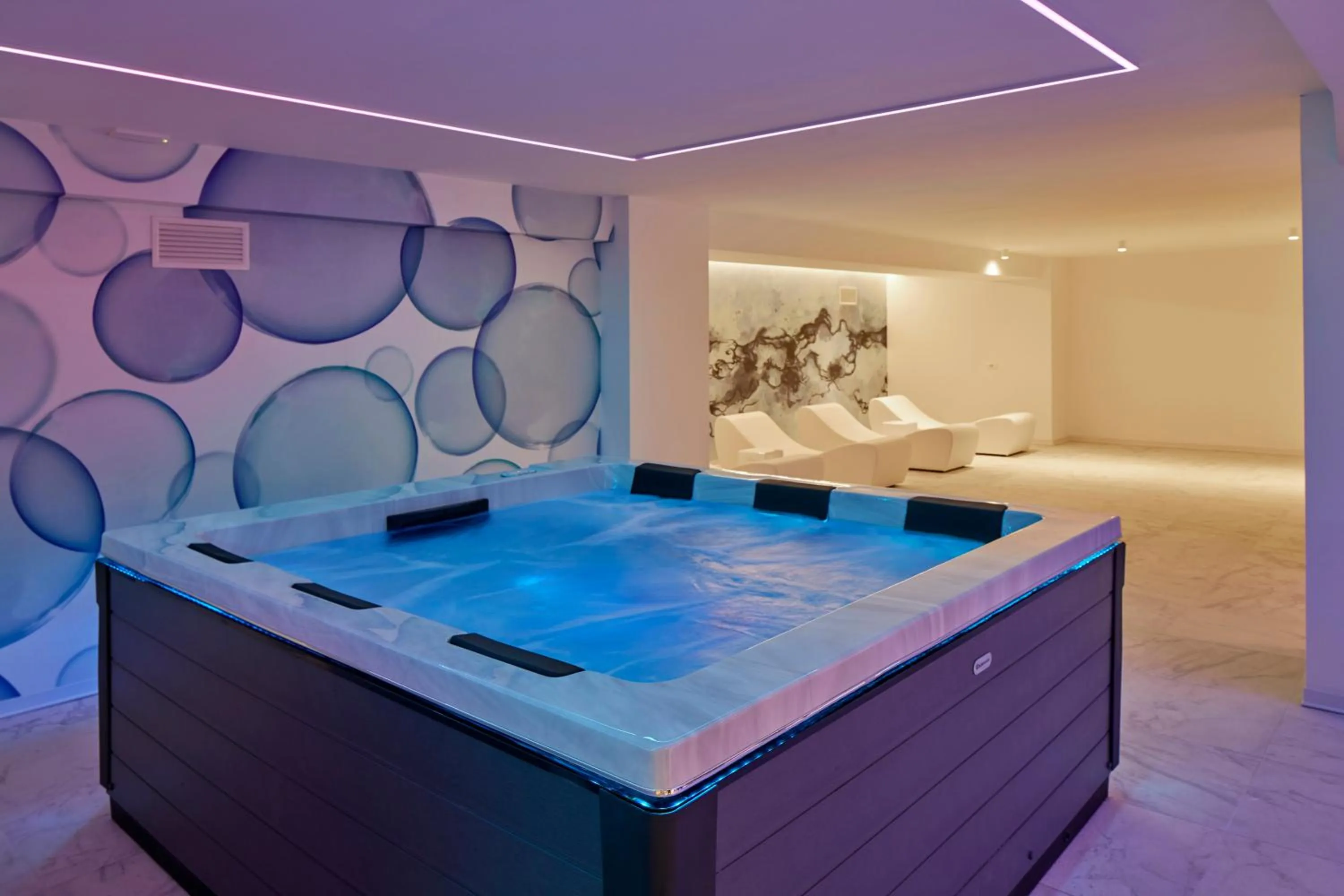 Hot Tub in Riva Palace Hotel