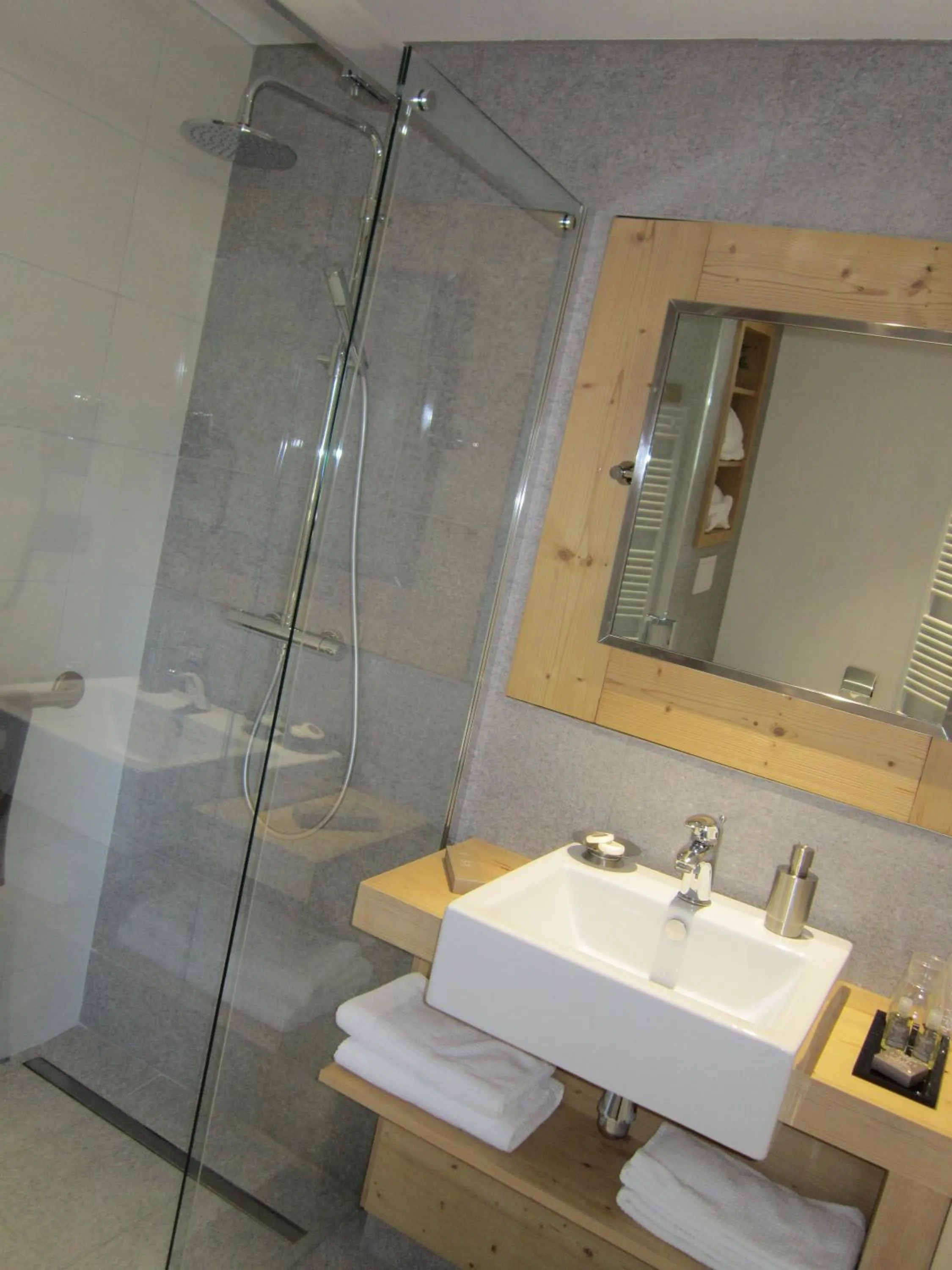 Bathroom in Logis Hotel Gai Soleil