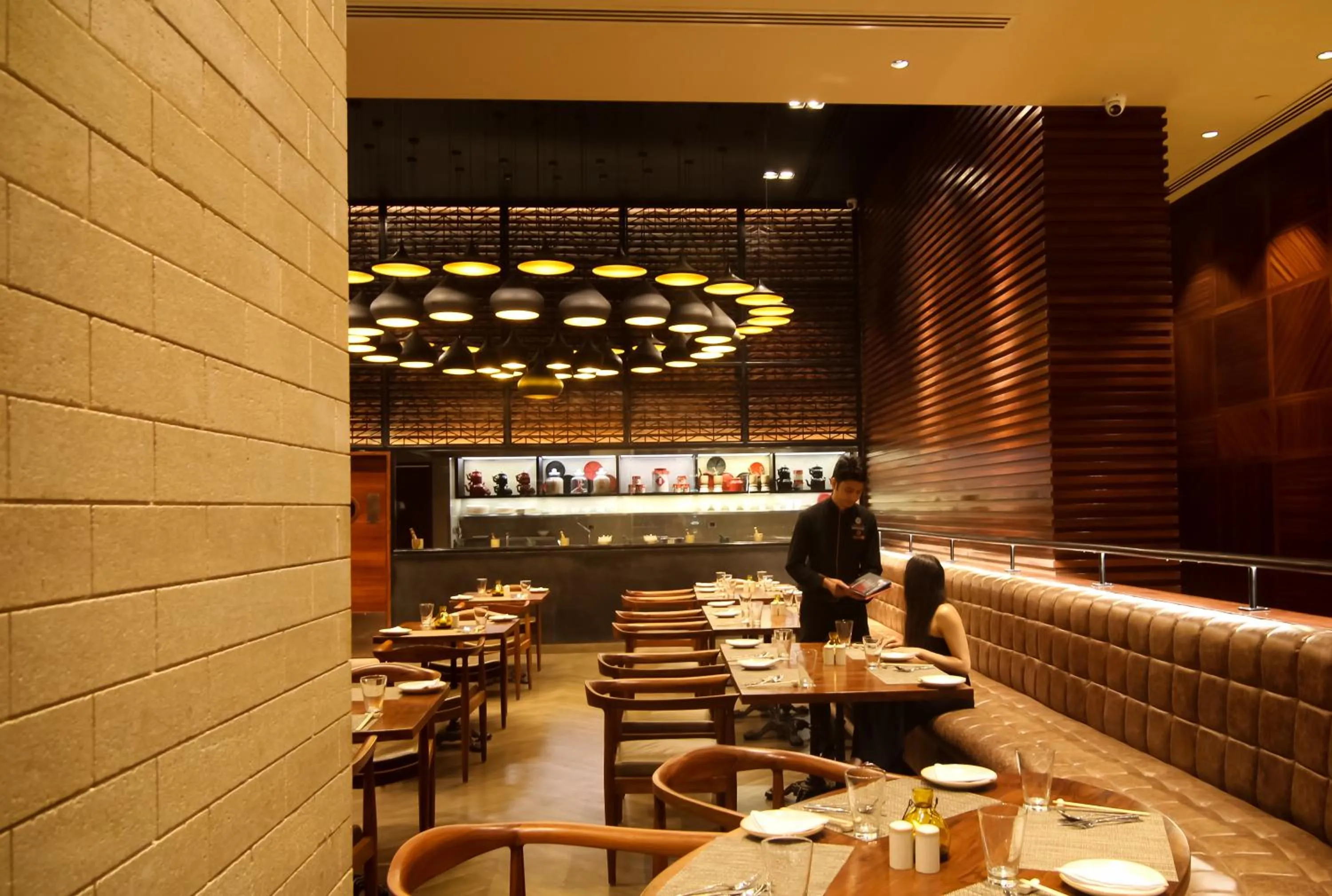 Restaurant/places to eat in Lemon Tree Premier City Center