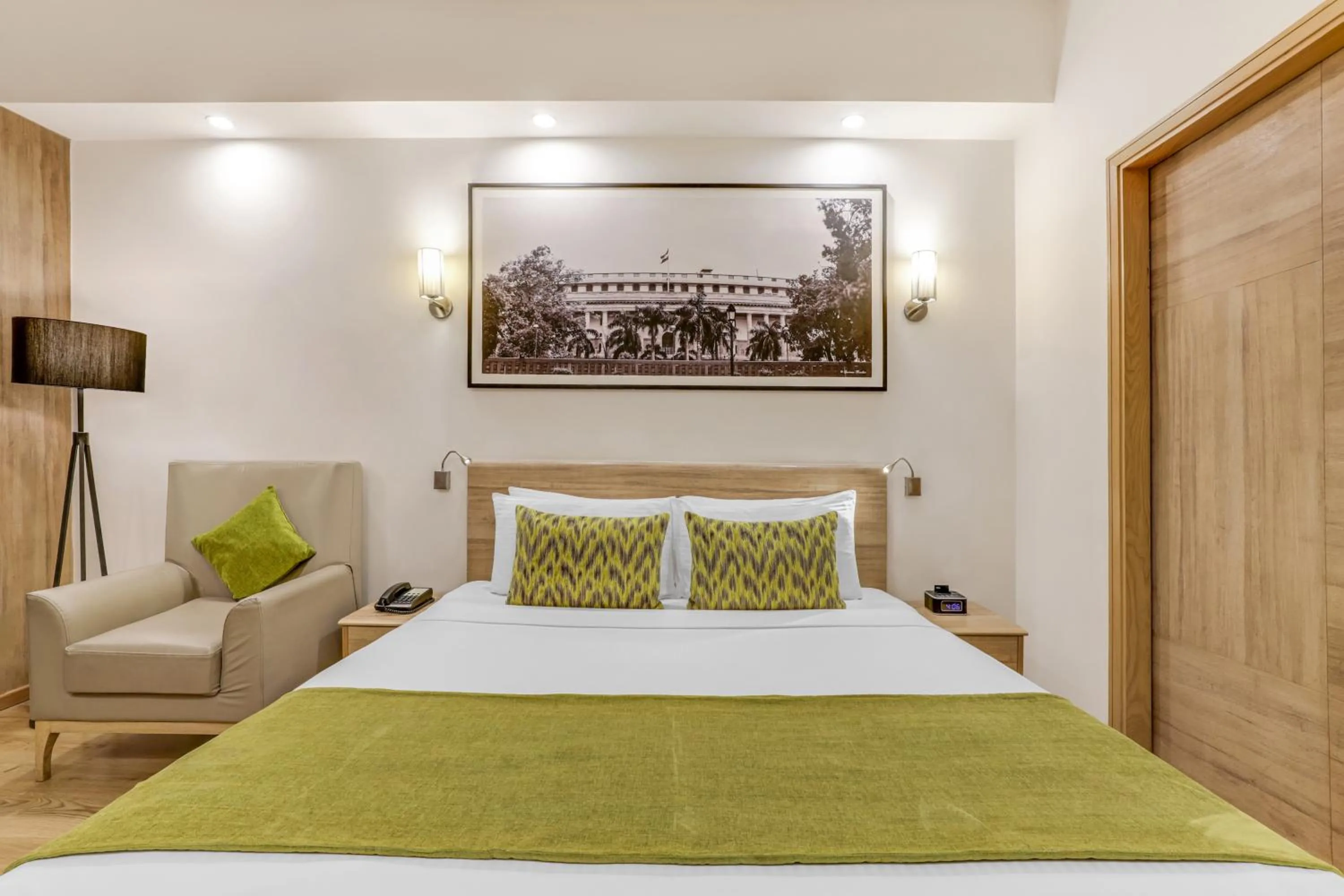 Bed in Lemon Tree Premier City Center