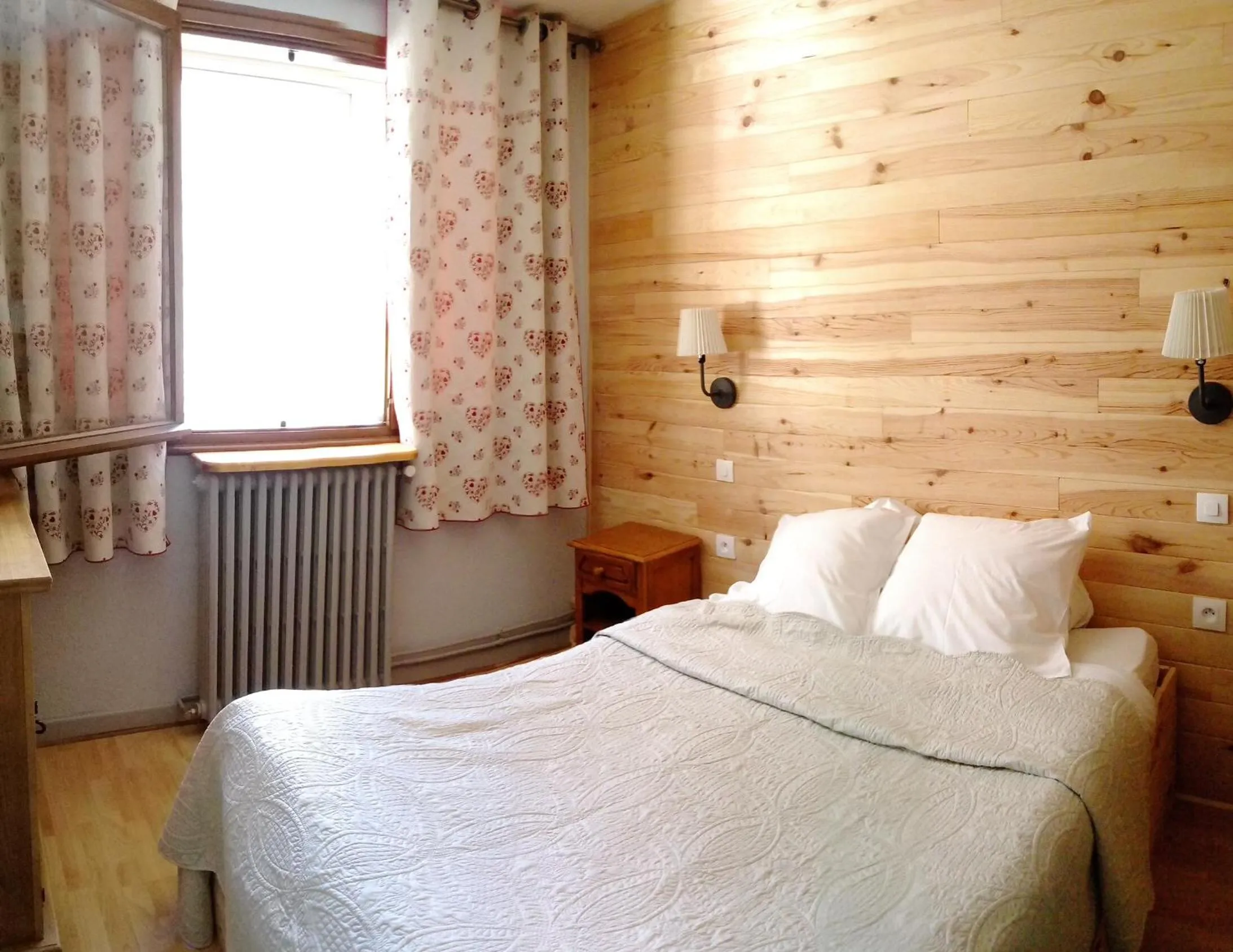 Photo of the whole room, Bed in Résidence Le Fontenay