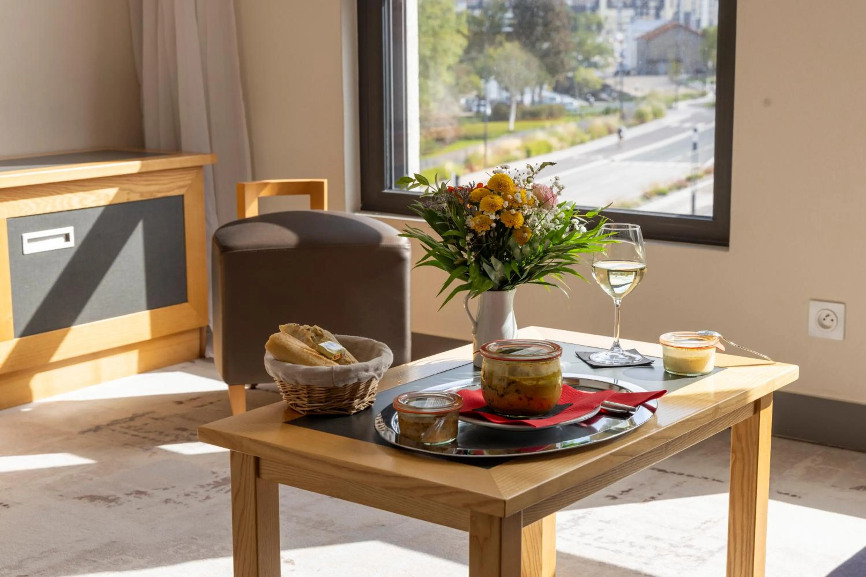 Seating area in Hotel Le Cercle