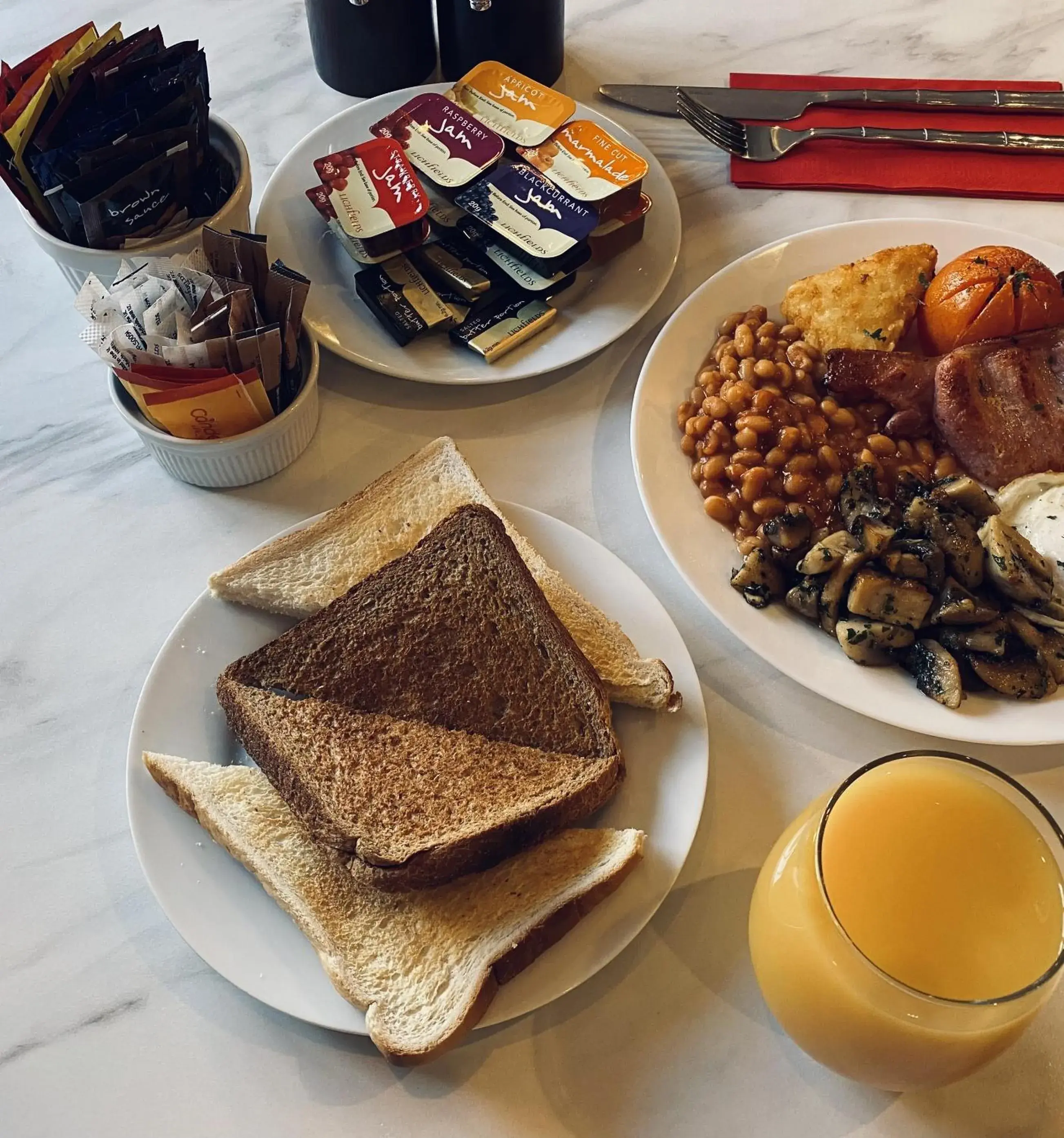 Breakfast in The George Hotel Breakfast in The George Hotel