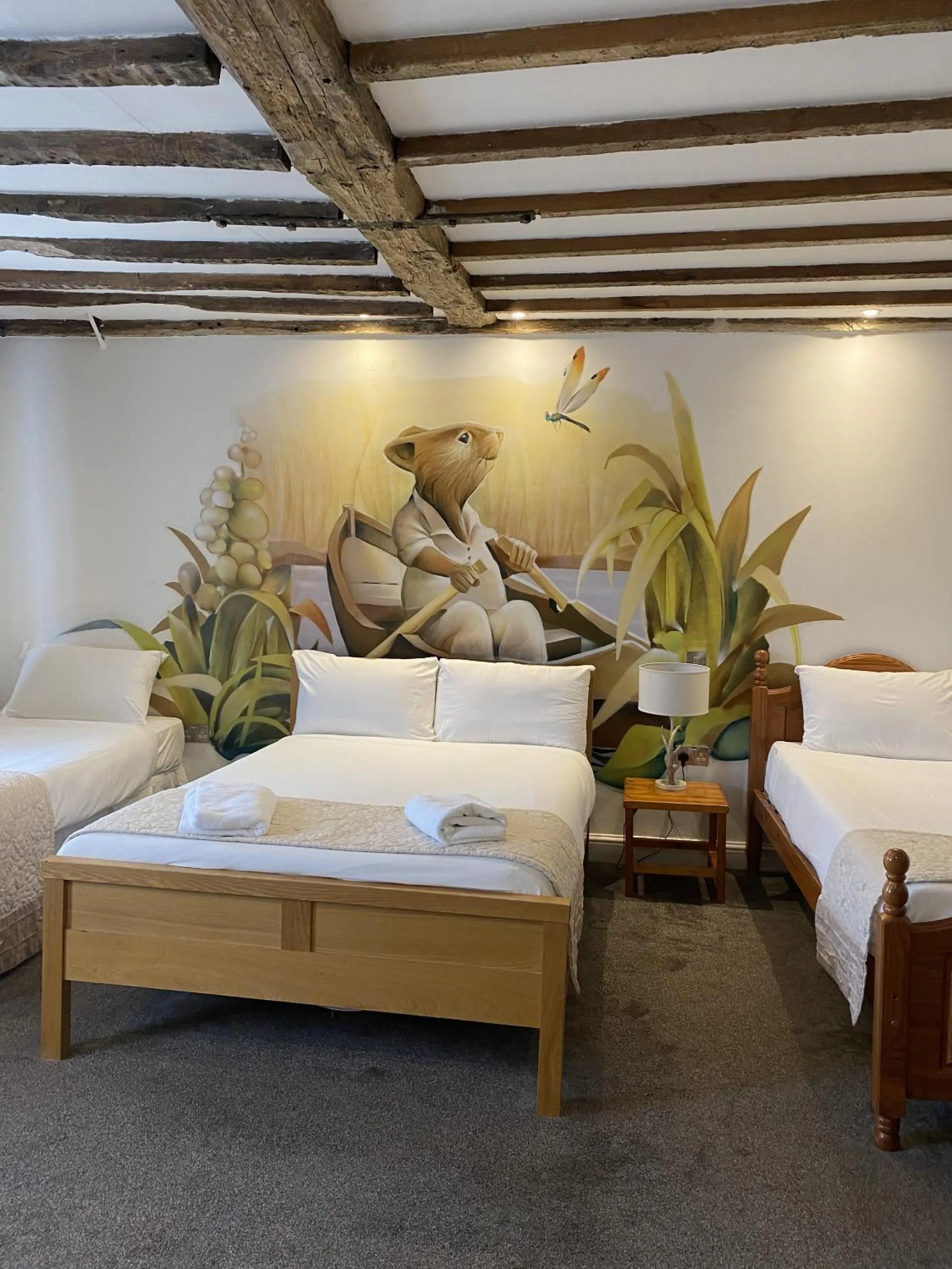 Bedroom, Bed in The George Hotel Pangbourne